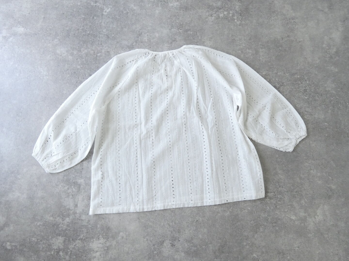 vb レースキーネックブラウスの商品画像9