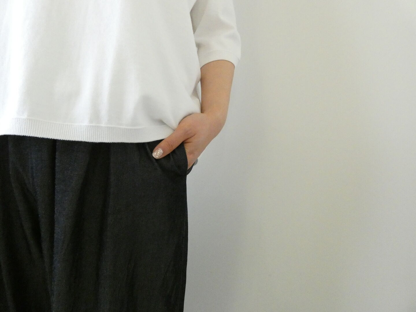 yuni(ユニ イズ ライク ア フラワー トゥー ミー) レーヨンコットンソフトデニムリラックスクロップドパンツの商品画像4