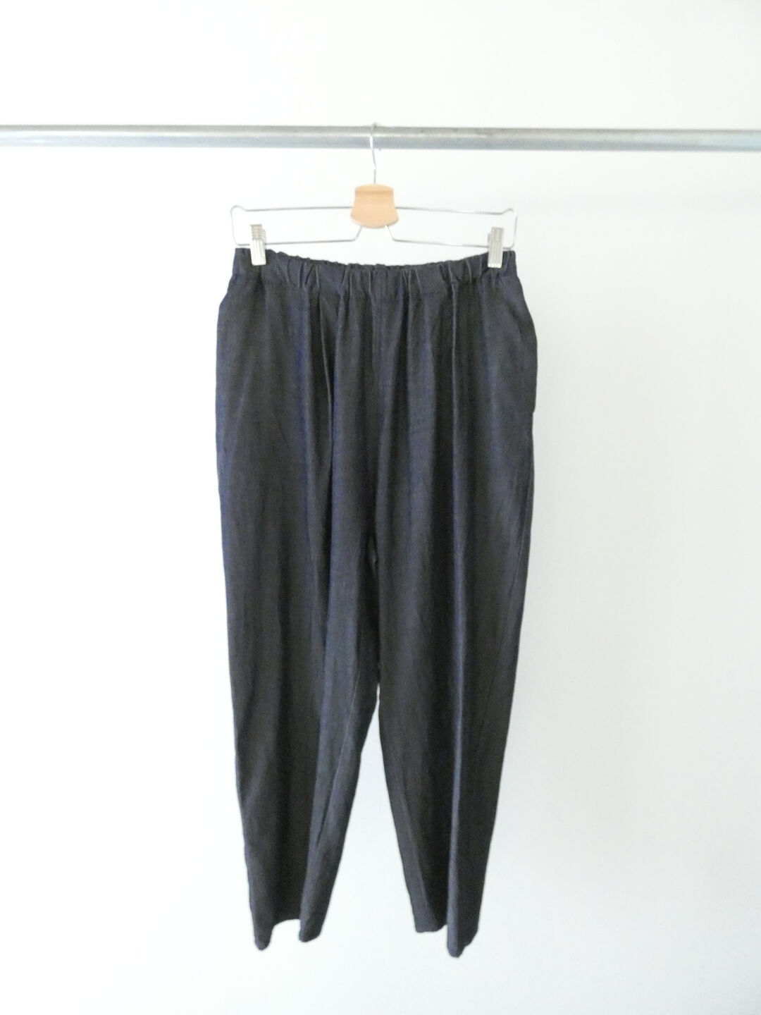 yuni(ユニ イズ ライク ア フラワー トゥー ミー) レーヨンコットンソフトデニムリラックスクロップドパンツの商品画像9