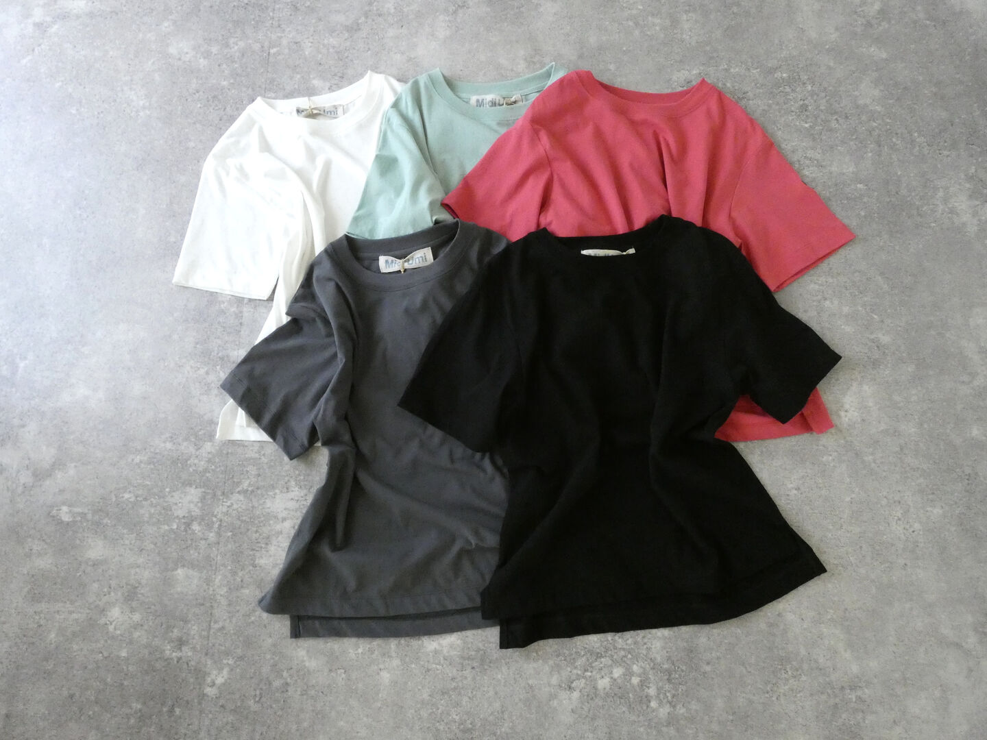 MidiUmi(ミディウミ) basic T shirt ベーシックTシャツの商品画像1