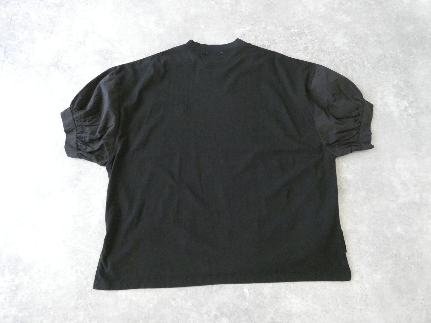 sabbatum(サバタム) BD天竺サイドスリットパフスリーブプルオーバーの商品画像12