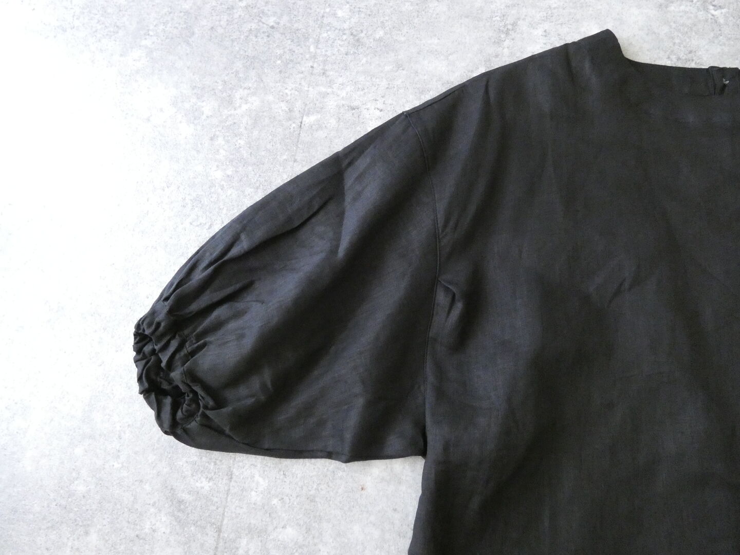 setten(セッテン) リネンキャンバスギャザースリーブブラウスの商品画像22