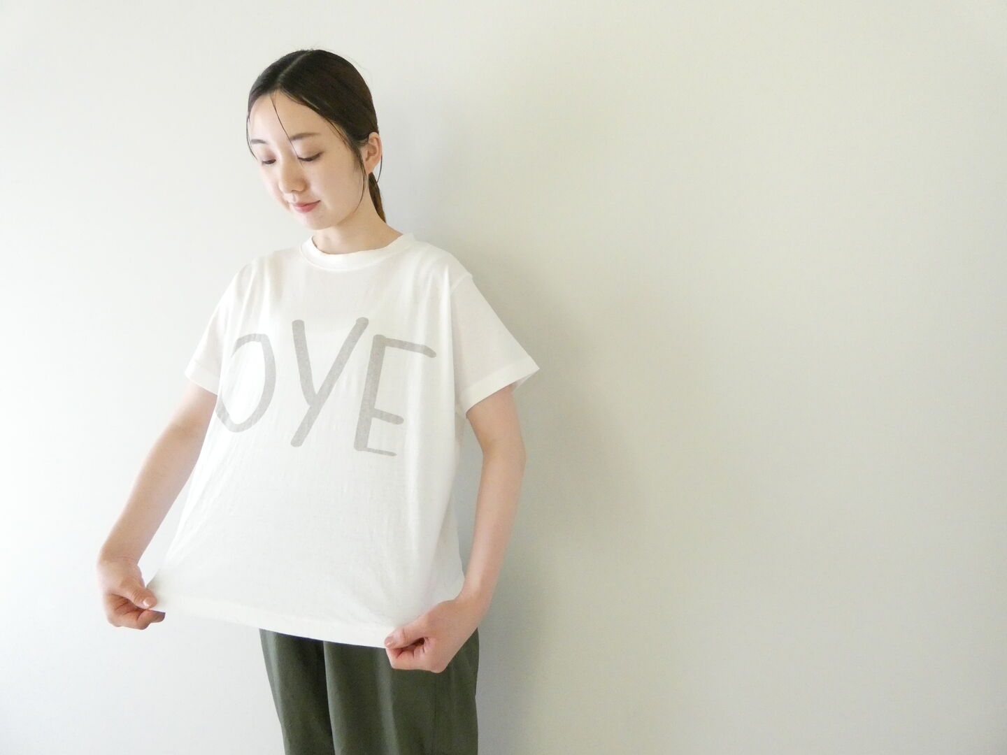 tumugu(ツムグ) ラフィー天竺プリントTシャツ  OYEの商品画像1