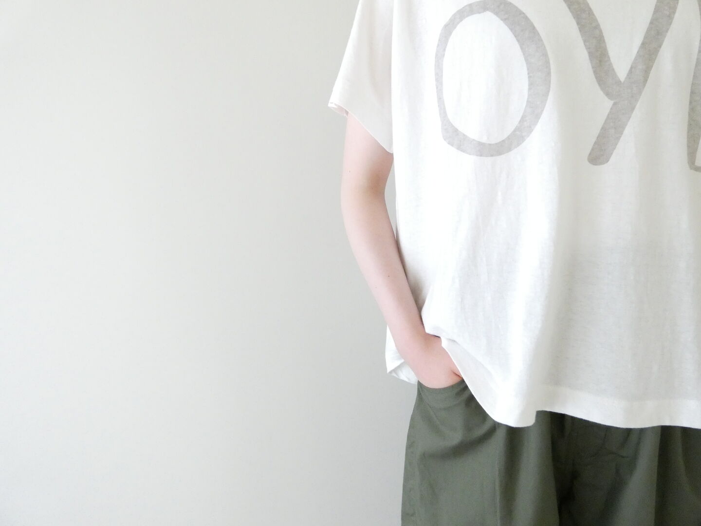 tumugu(ツムグ) ラフィー天竺プリントTシャツ  OYEの商品画像6