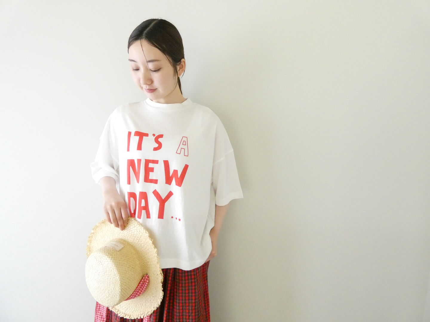 tumugu(ツムグ) ラフィ天竺プリントT  IT'S A NEW DAYの商品画像2