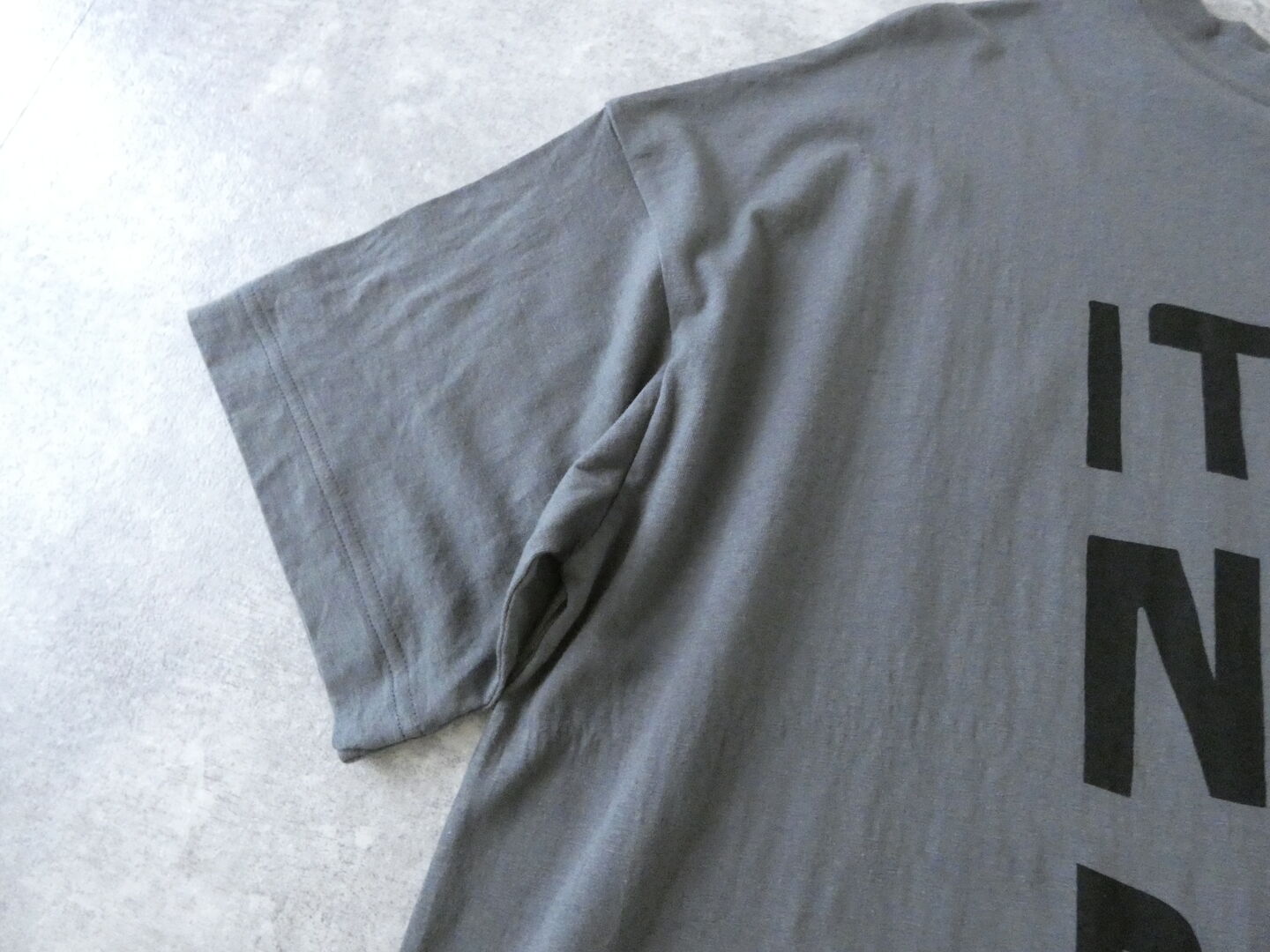 tumugu(ツムグ) ラフィ天竺プリントT  IT'S A NEW DAYの商品画像33