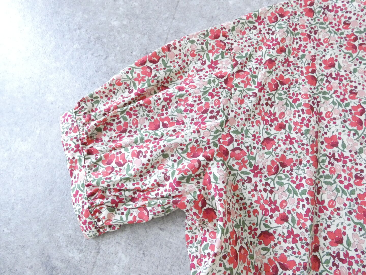 utilite リバティプリントラッフルブラウスの商品画像22