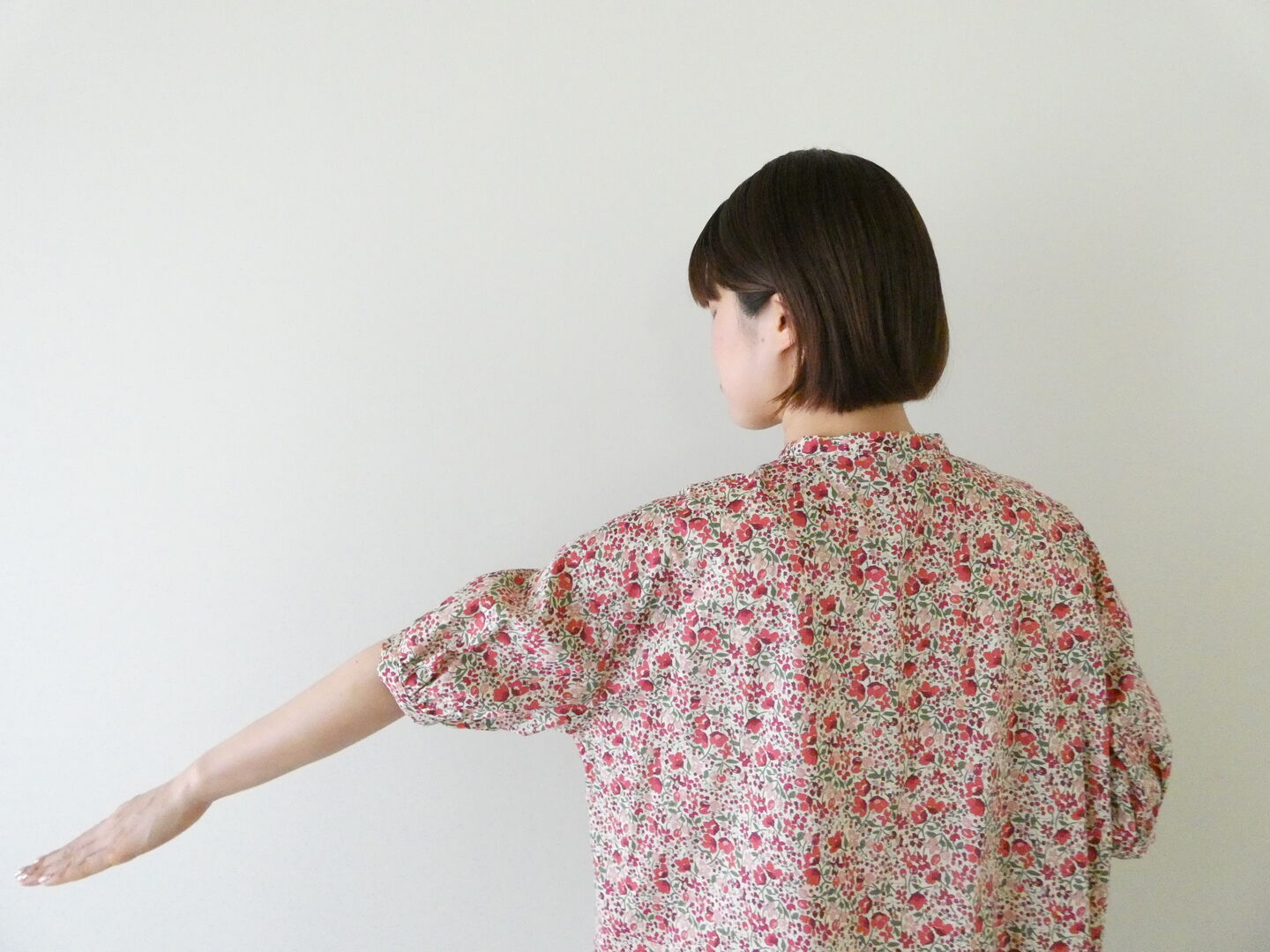 utilite リバティプリントラッフルブラウスの商品画像7