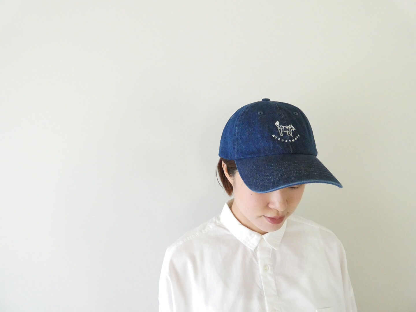 NATURAL LAUNDRY(ナチュラルランドリー) コットンオオカミ刺繍キャップの商品画像1