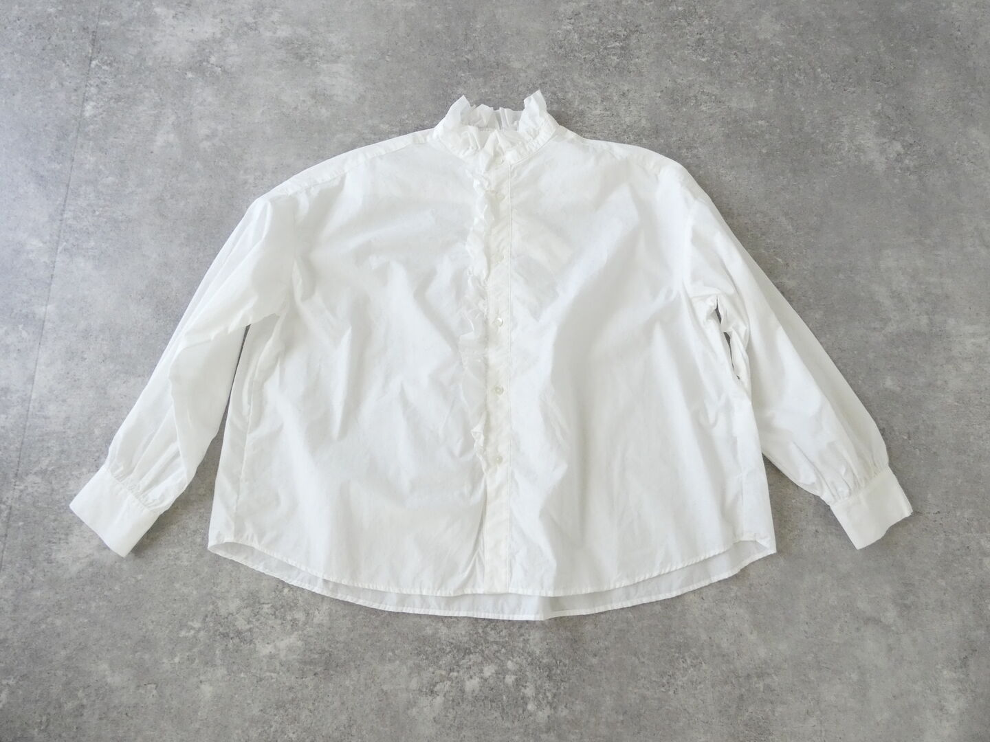 prit(プリット) 60/1タイプライターエアーフローカットオフフリルシャツの商品画像3