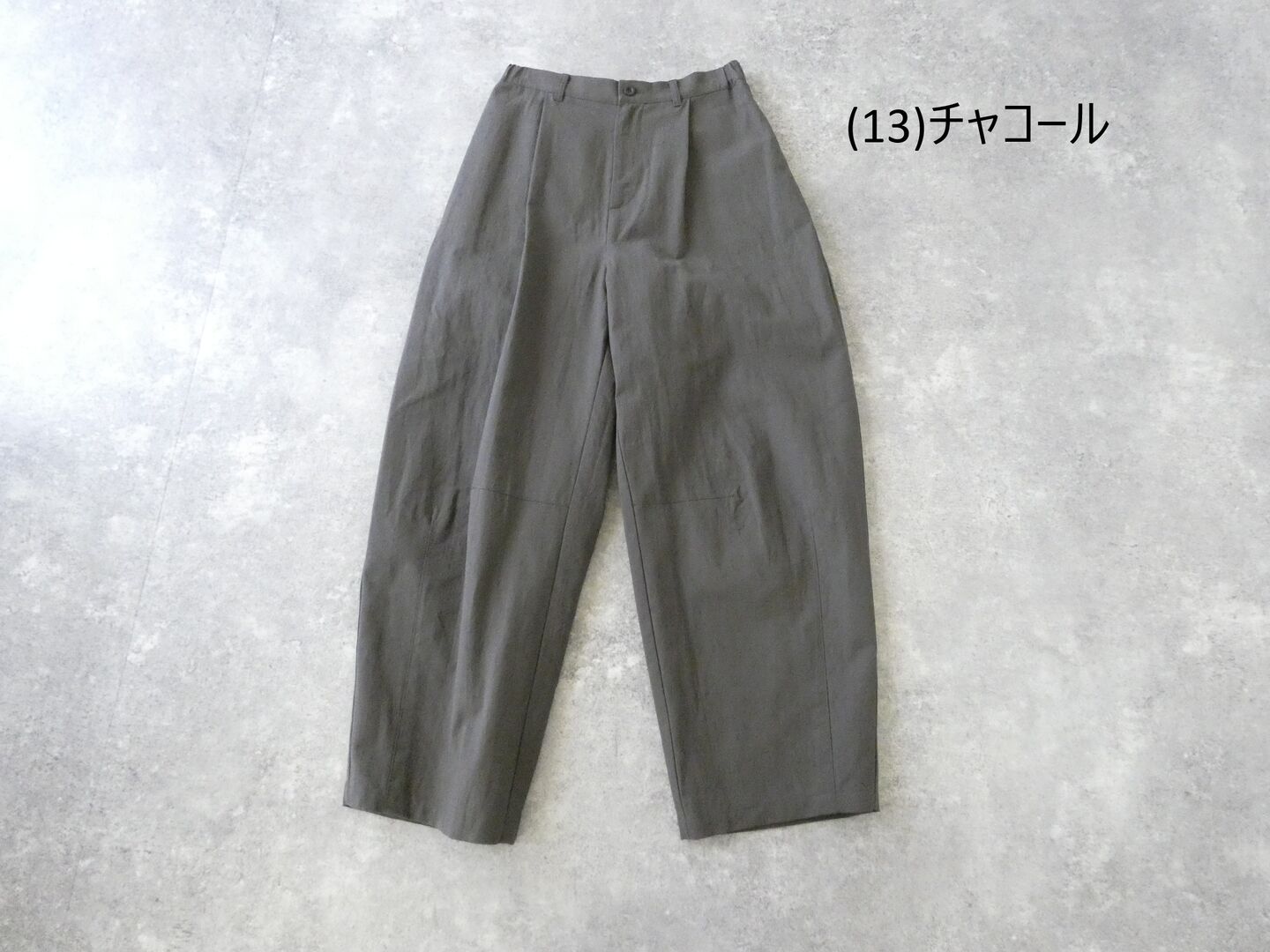 ina(イナ) コットンツイルひざ裾タックパンツの商品画像28