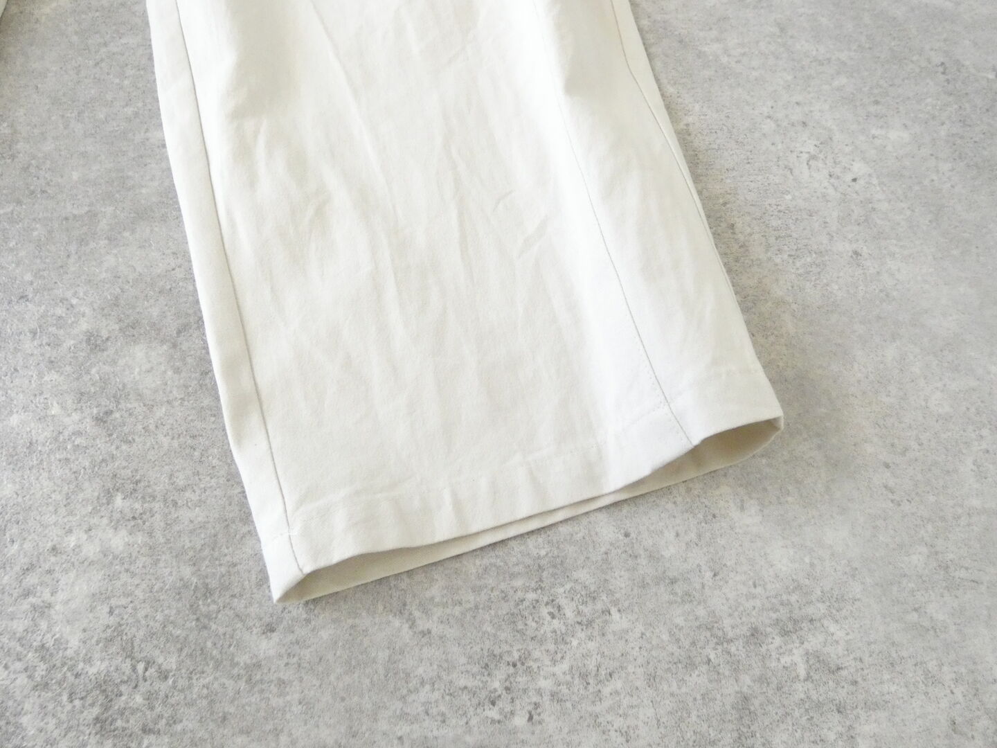 ina(イナ) コットンツイルひざ裾タックパンツの商品画像49