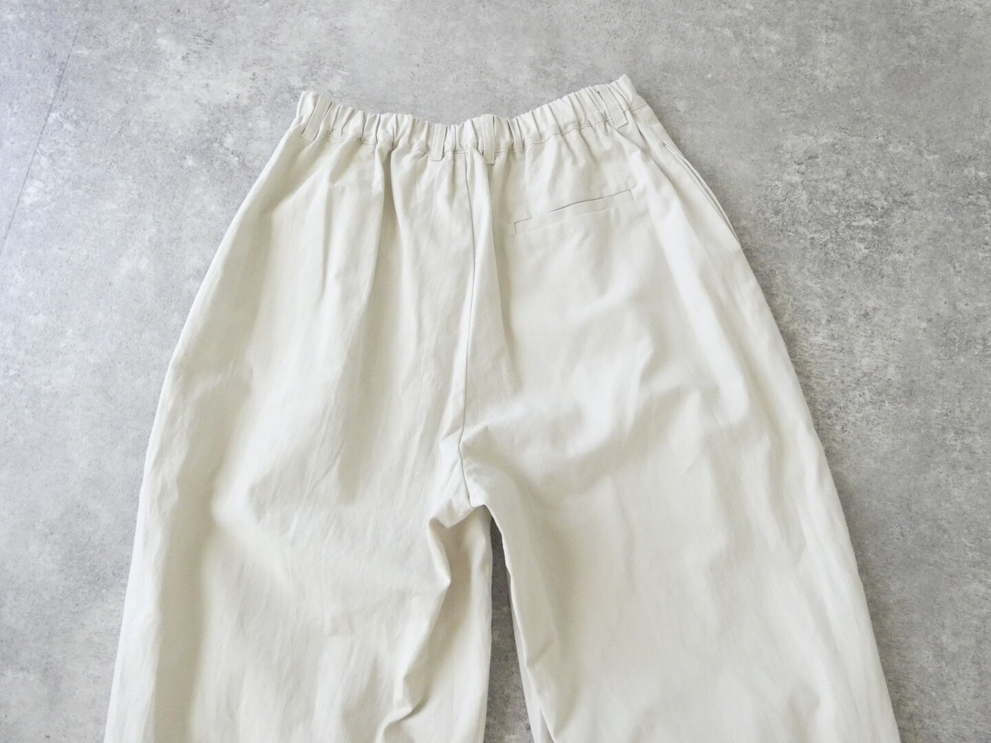 ina(イナ) コットンツイルひざ裾タックパンツの商品画像50