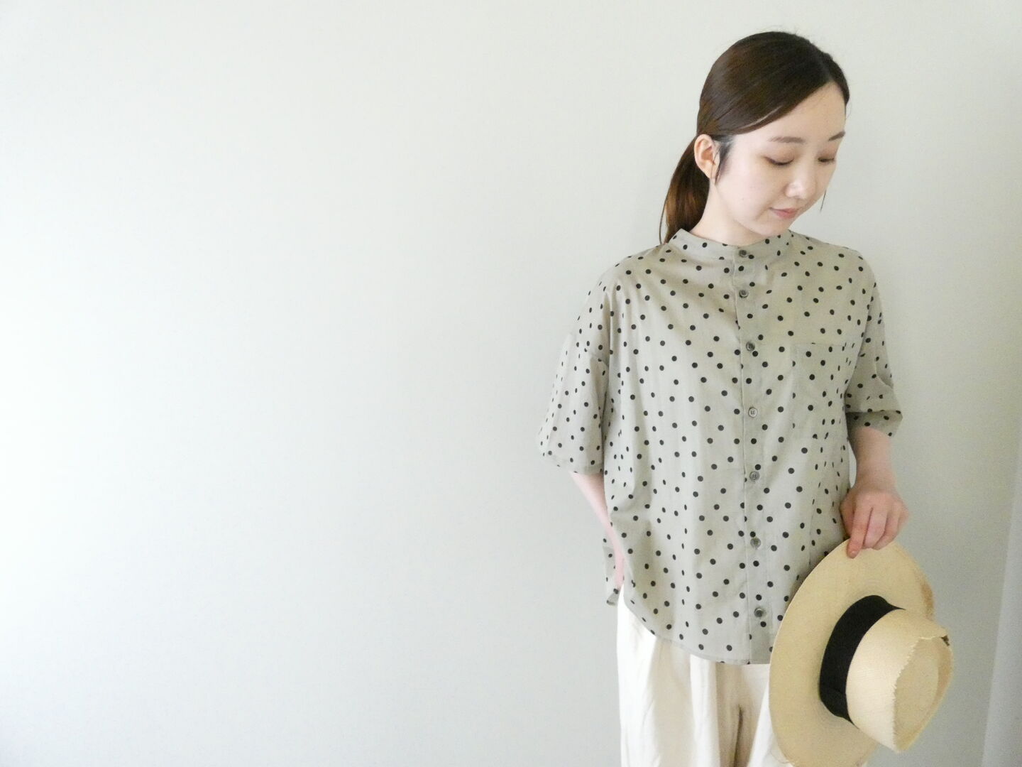 LinenYa(リネンヤ) バンドカラー半袖水玉シャツの商品画像2