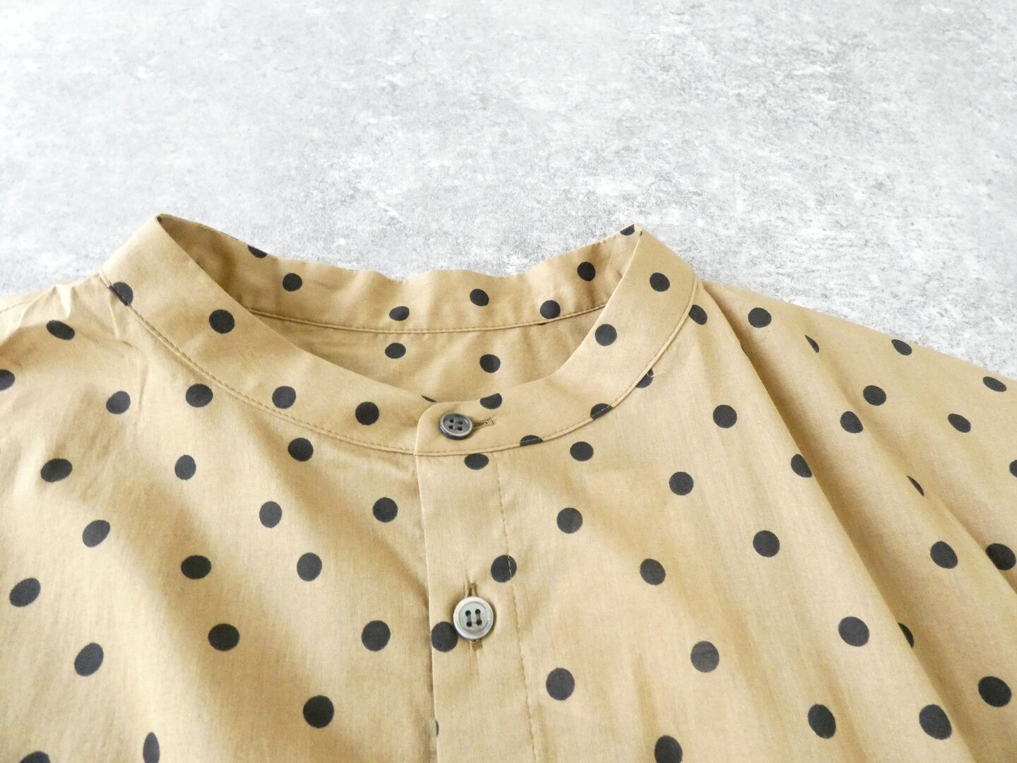 LinenYa(リネンヤ) バンドカラー半袖水玉シャツの商品画像45