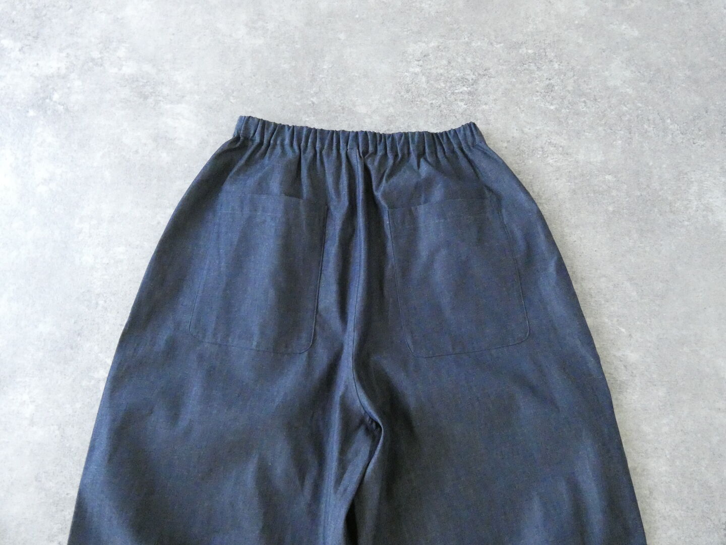 LinenYa(リネンヤ) 4.5ozデニムタックワイドパンツの商品画像28