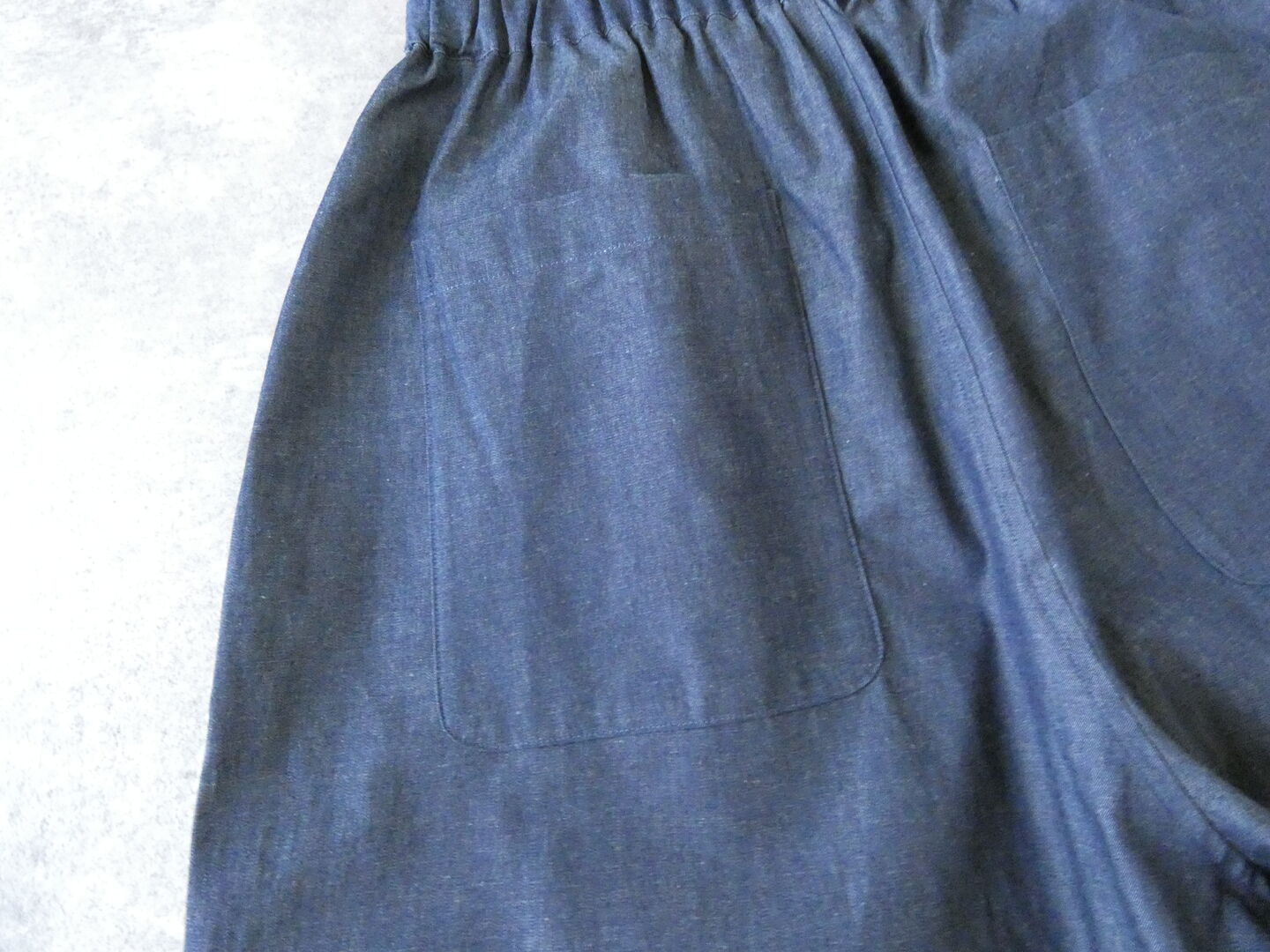 LinenYa(リネンヤ) 4.5ozデニムタックワイドパンツの商品画像29