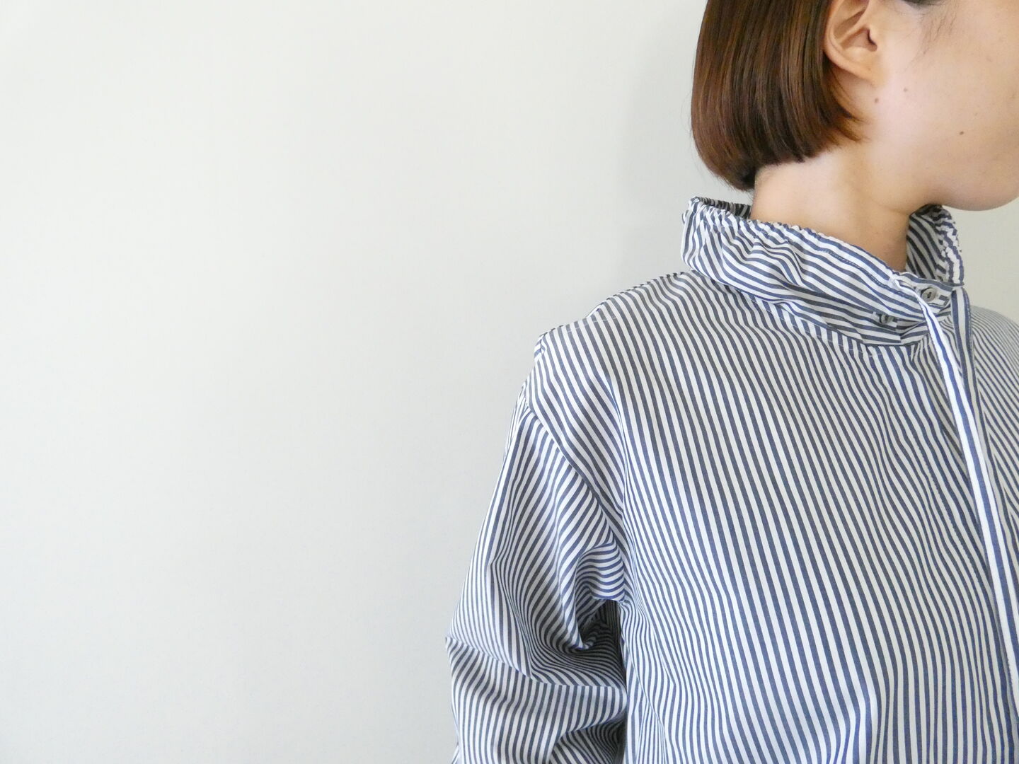 mizuiro ind(ミズイロインド) ストライプギャザーネックシャツの商品画像4