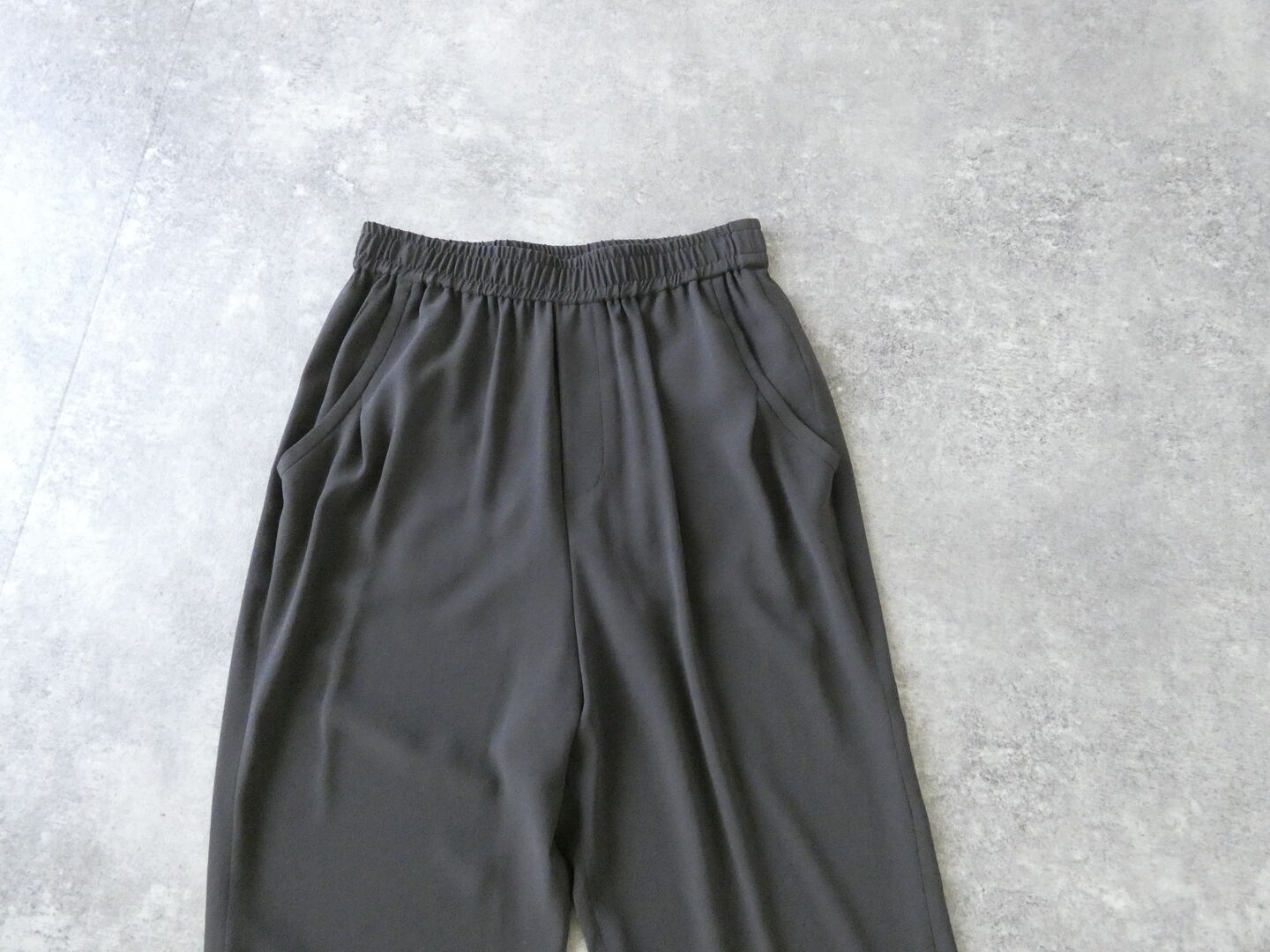  バックサテンジョーゼットクロップドサルエルパンツの商品画像30