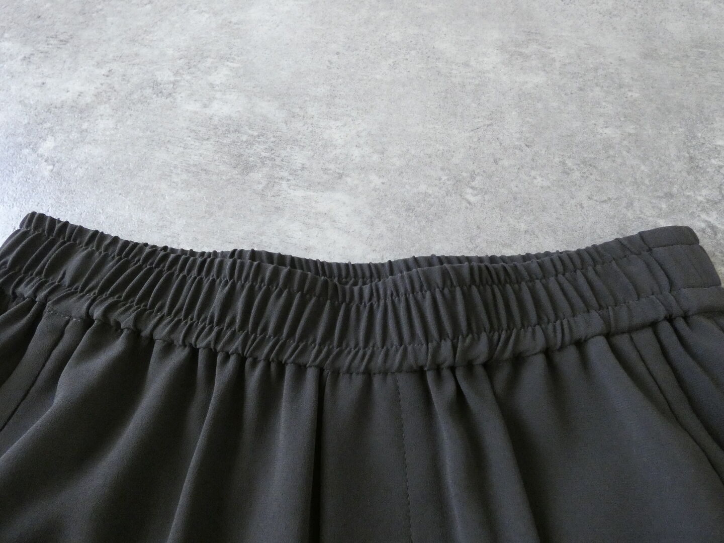  バックサテンジョーゼットクロップドサルエルパンツの商品画像31