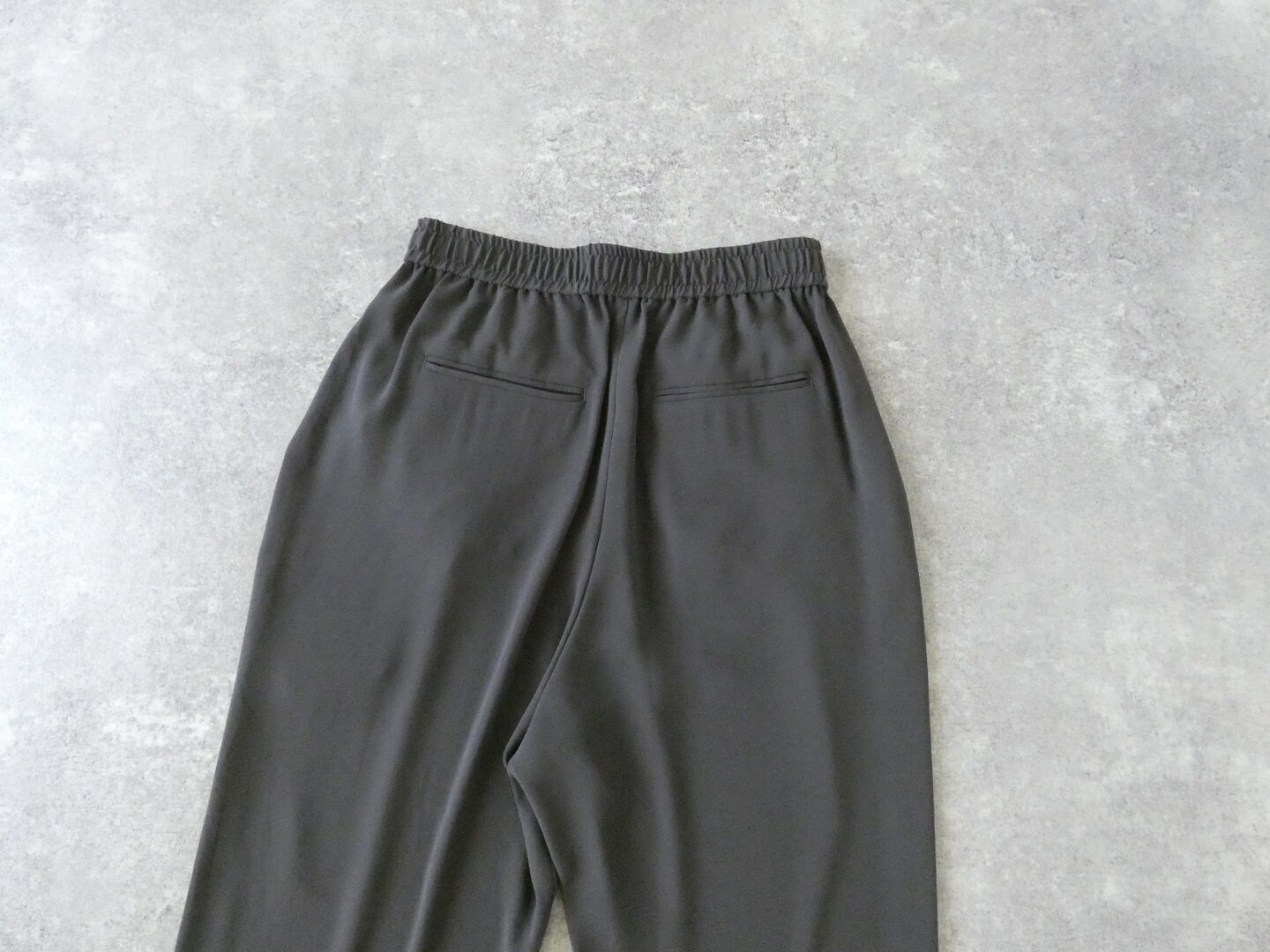  バックサテンジョーゼットクロップドサルエルパンツの商品画像35