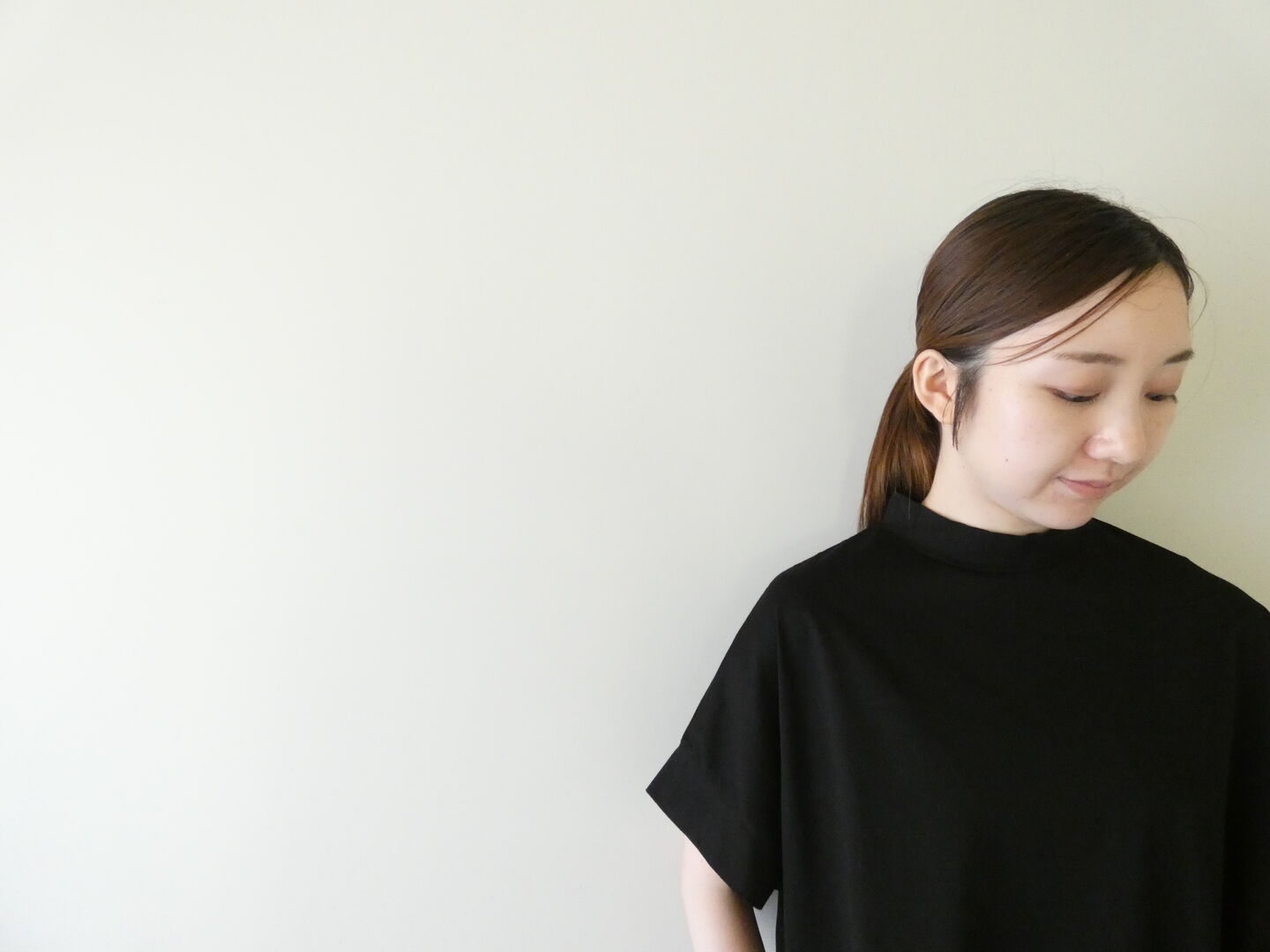 UNIVERSAL TISSU(ユニヴァーサル ティシュ) コンパクトクールローレル天竺モックネックTの商品画像3