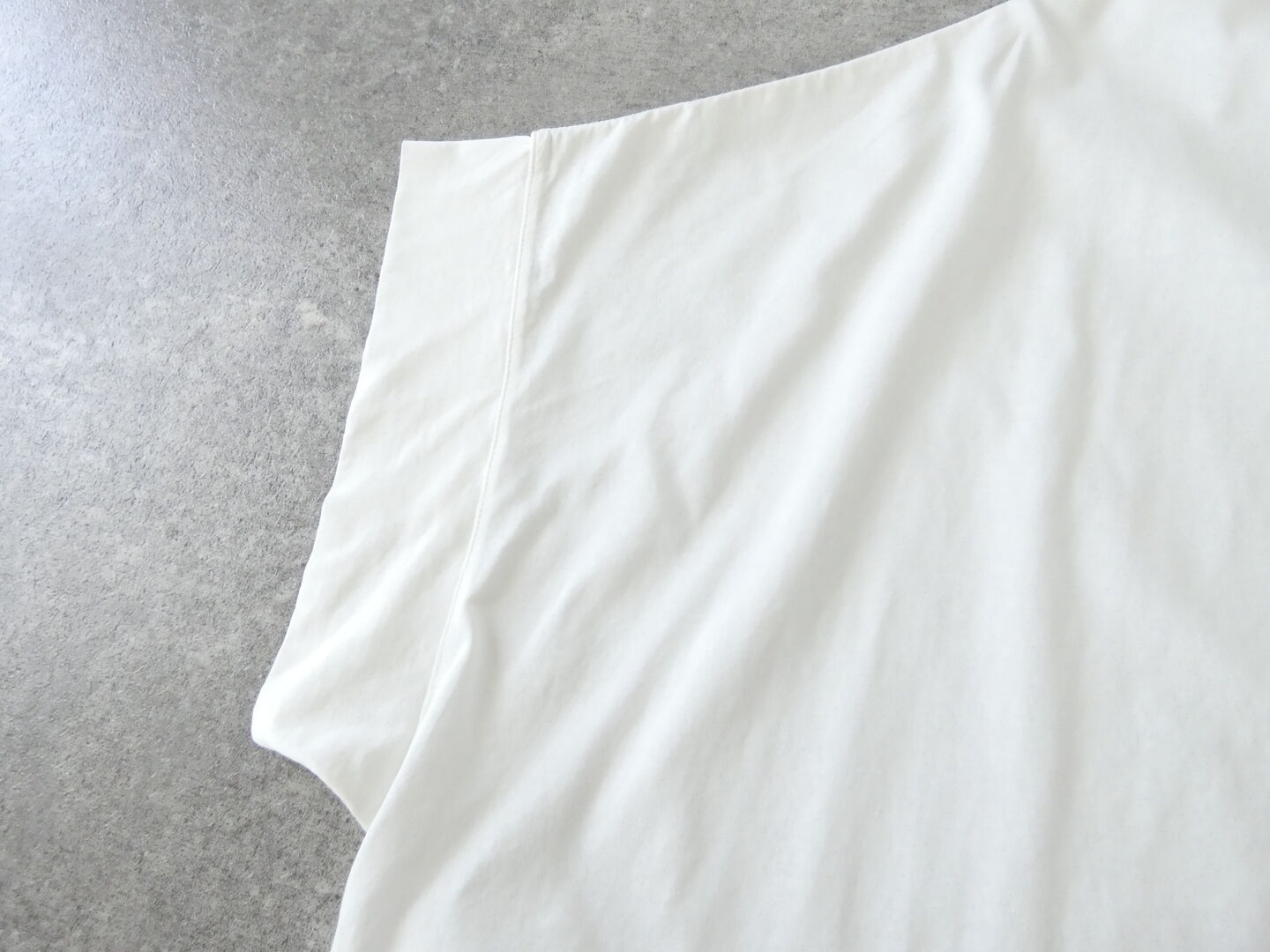 UNIVERSAL TISSU(ユニヴァーサル ティシュ) コンパクトクールローレル天竺モックネックTの商品画像31