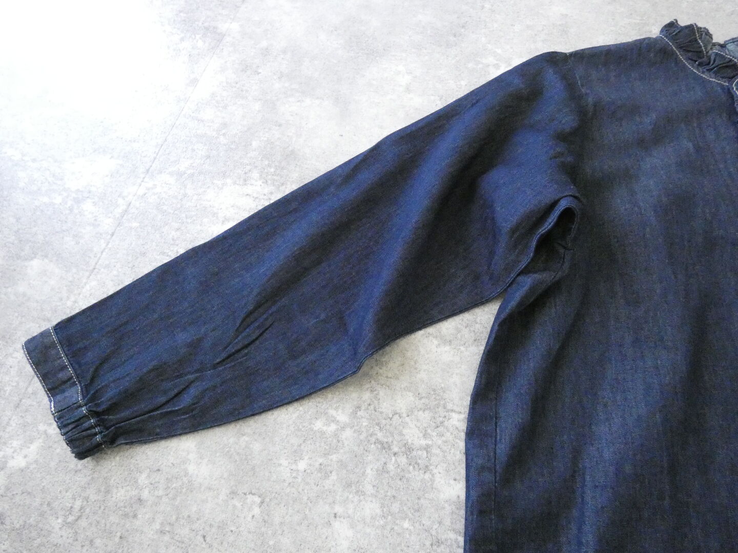 vb 4.5oz DENIMフリルシャツブラウスの商品画像24