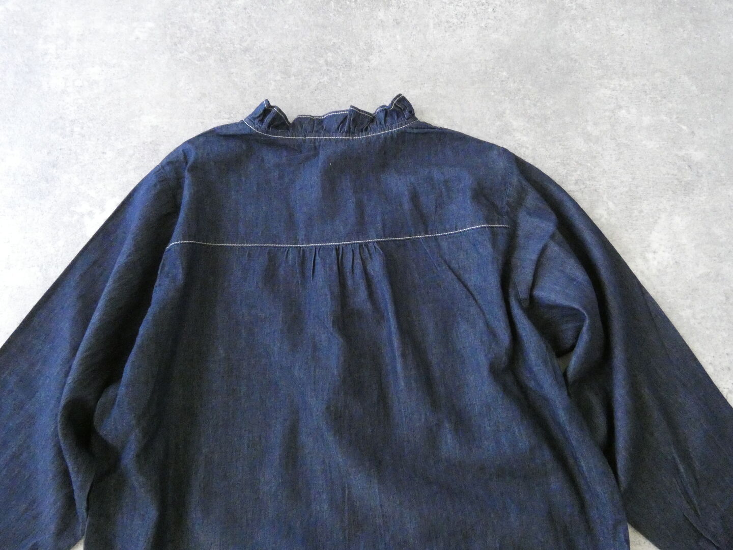 vb 4.5oz DENIMフリルシャツブラウスの商品画像27
