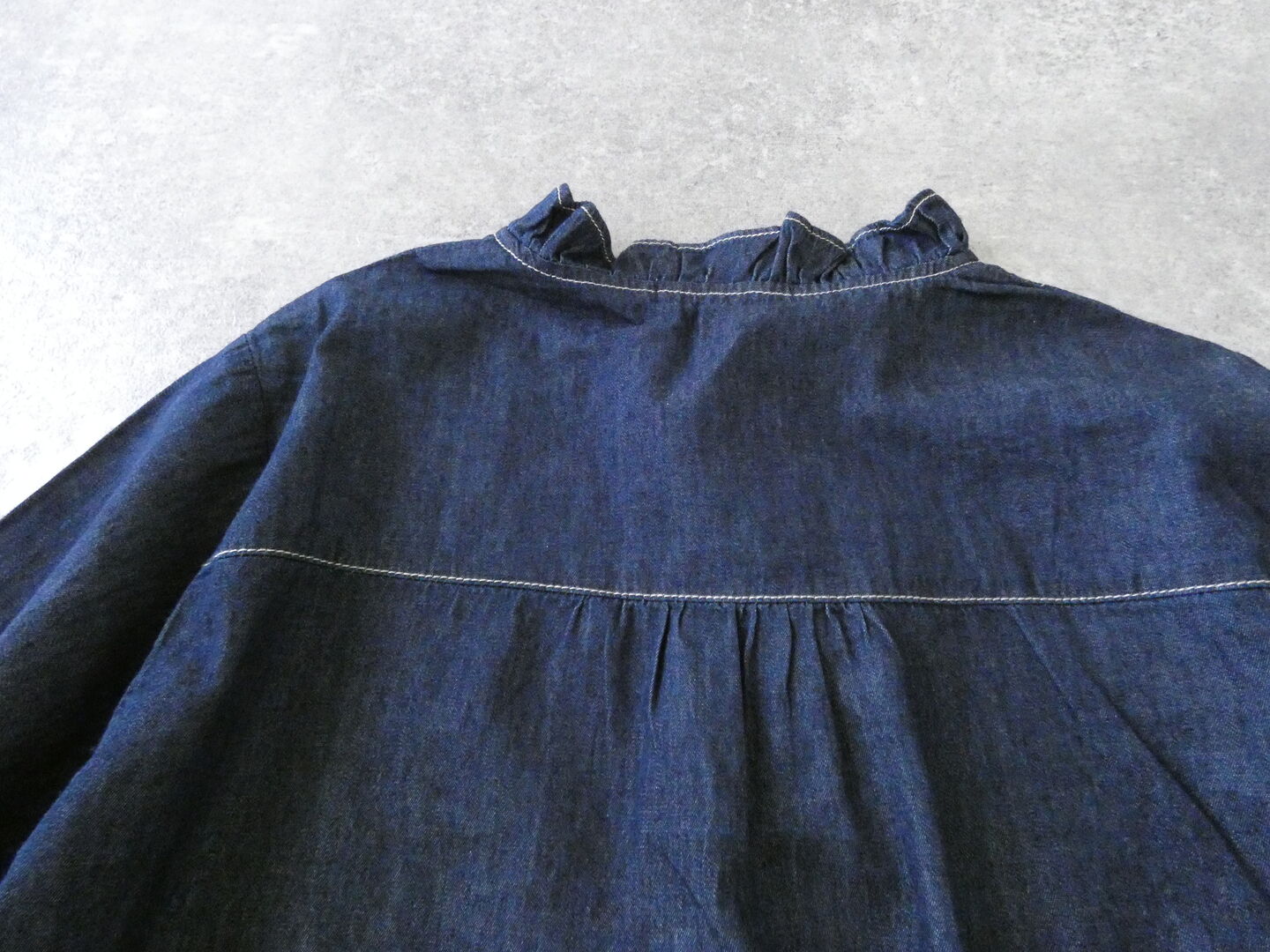 vb 4.5oz DENIMフリルシャツブラウスの商品画像28
