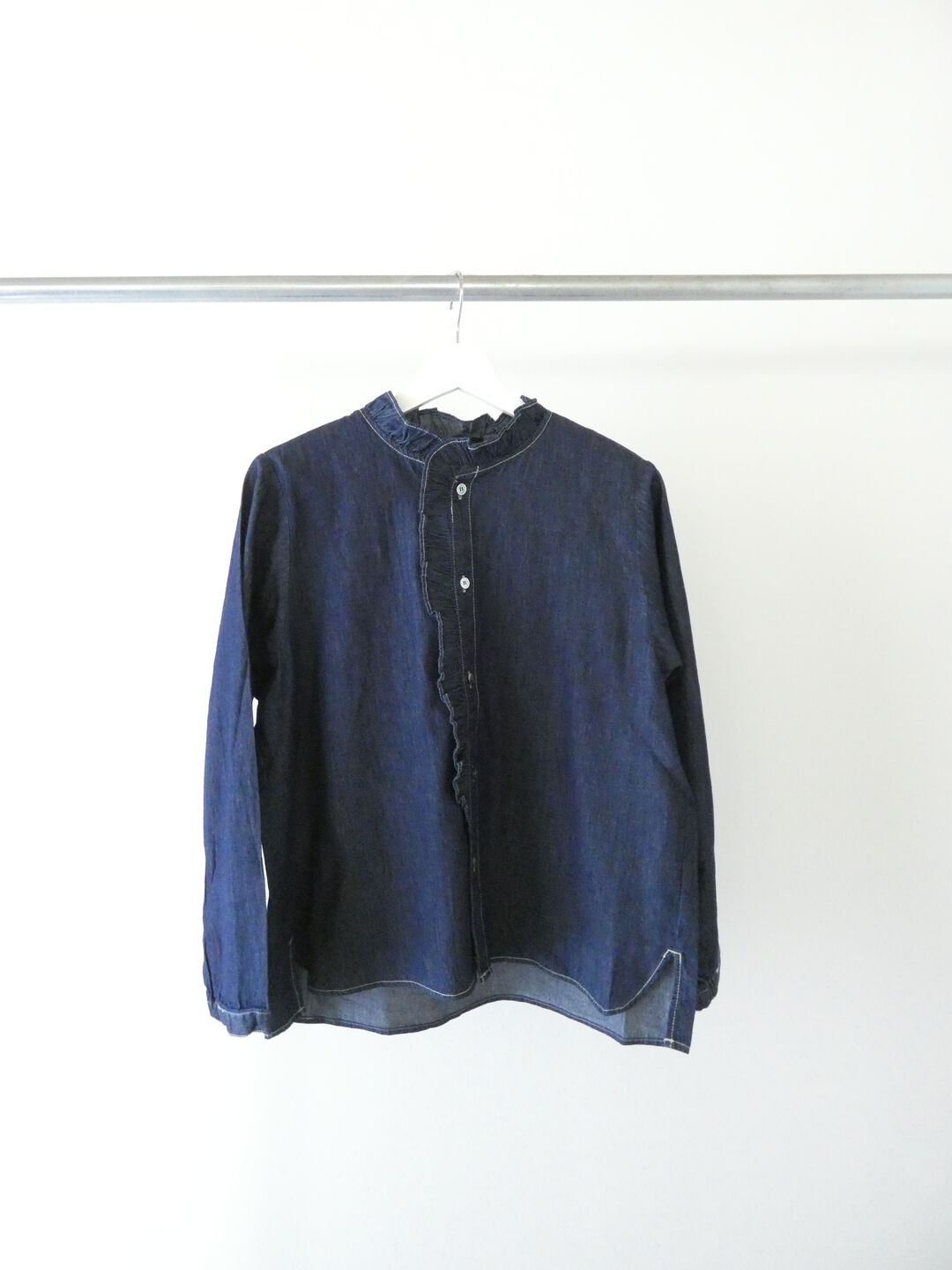 vb 4.5oz DENIMフリルシャツブラウスの商品画像9