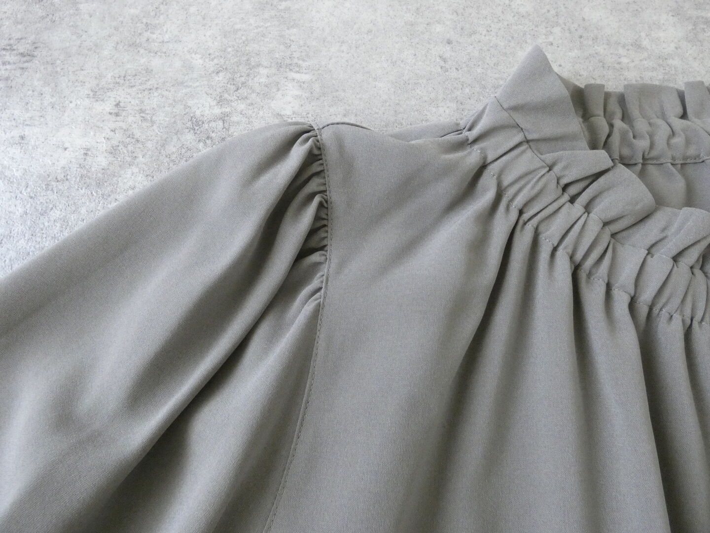 Ballsey(ボールジィ) シアートロフリルギャザーブラウスの商品画像18