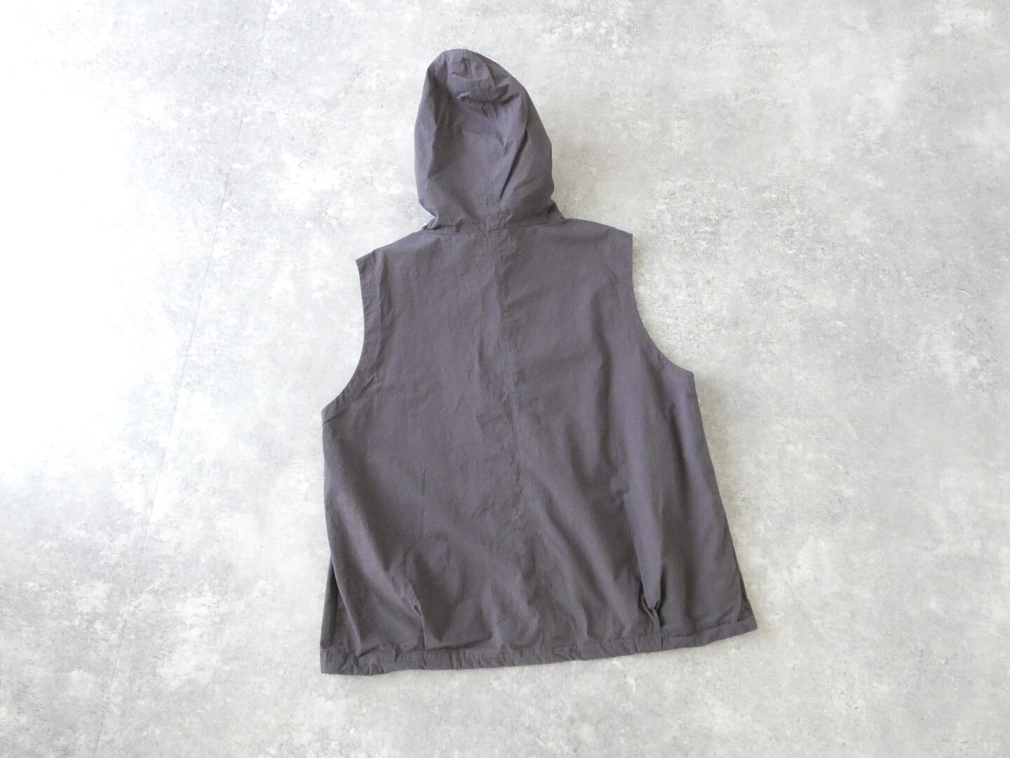 BLUE LAKE MARKET(ブルーレイクマーケット) 広巾40/1綾ダンプフード付きベストの商品画像8