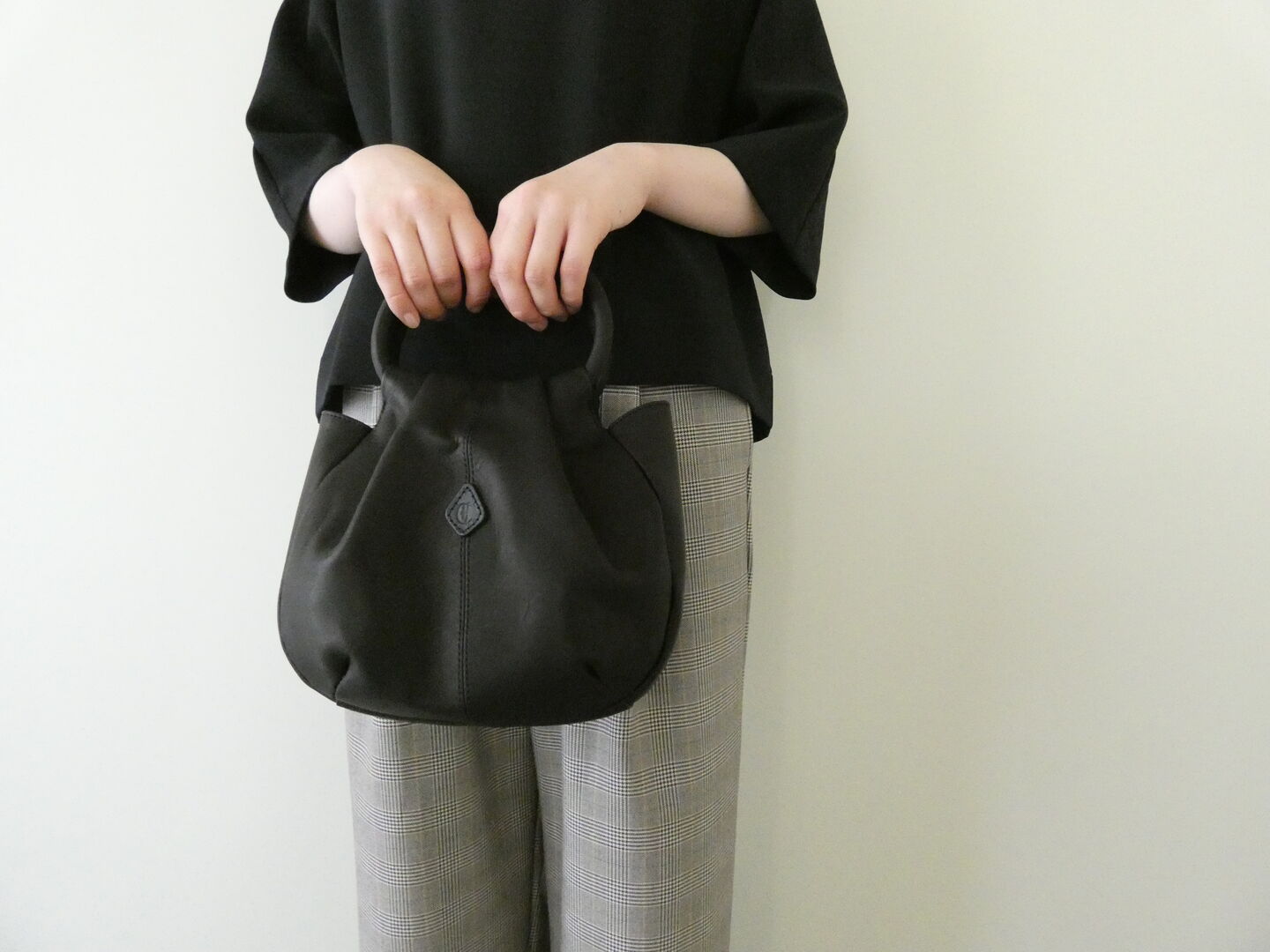CLEDRAN(クレドラン) MELO ROUND HANDLE TOTEの商品画像1