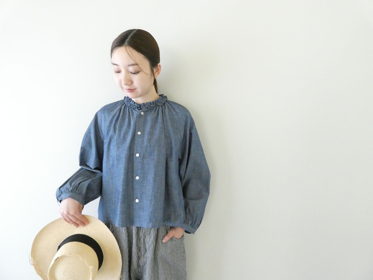 LE GLAZIK(ルグラジック) インディゴダンガリーラッフルシャツの商品画像1