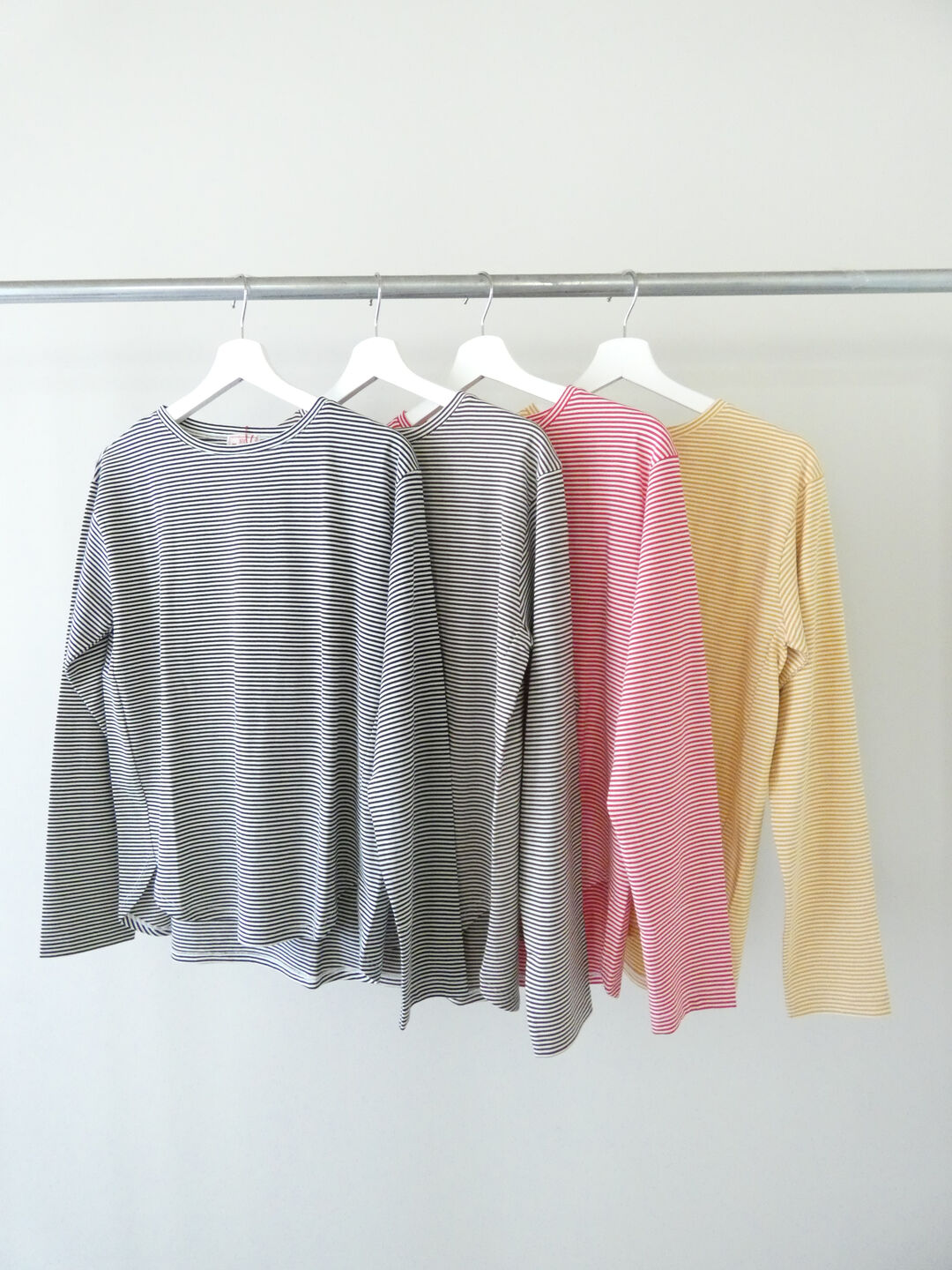 mao made(マオメイド) 細細ボーダーラウンドヘムTEEの商品画像9