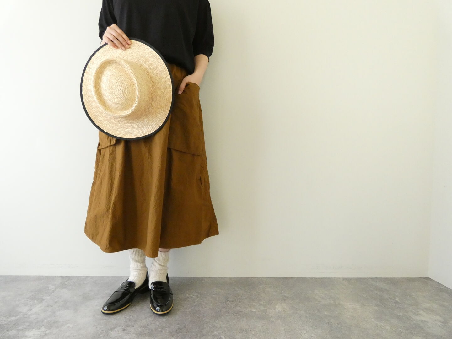 R&D.M.Co-(オールドマンズテーラー) SHRINK COTTON GARMENT DYE POCKET SKIRT Mの商品画像1