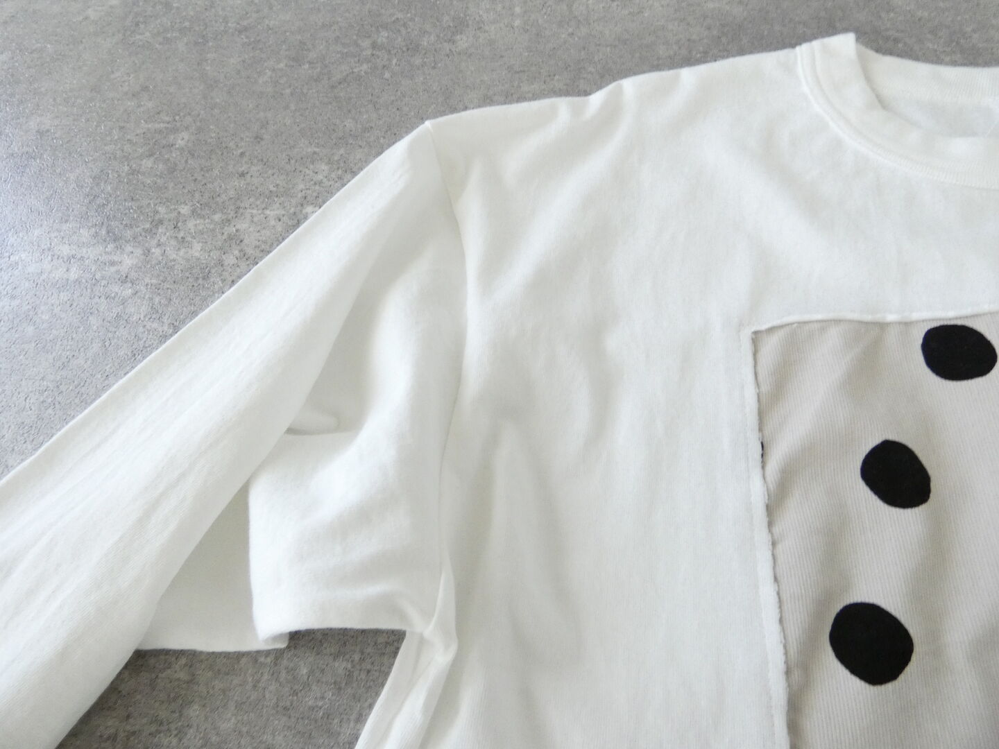 prit(プリット) 17/1空紡天竺×ラフドットプリントフレームロングTシャツの商品画像32