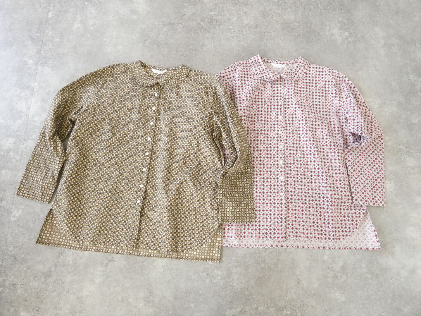 homspun(ホームスパン) 小花プリントフラットカラーブラウスの商品画像2