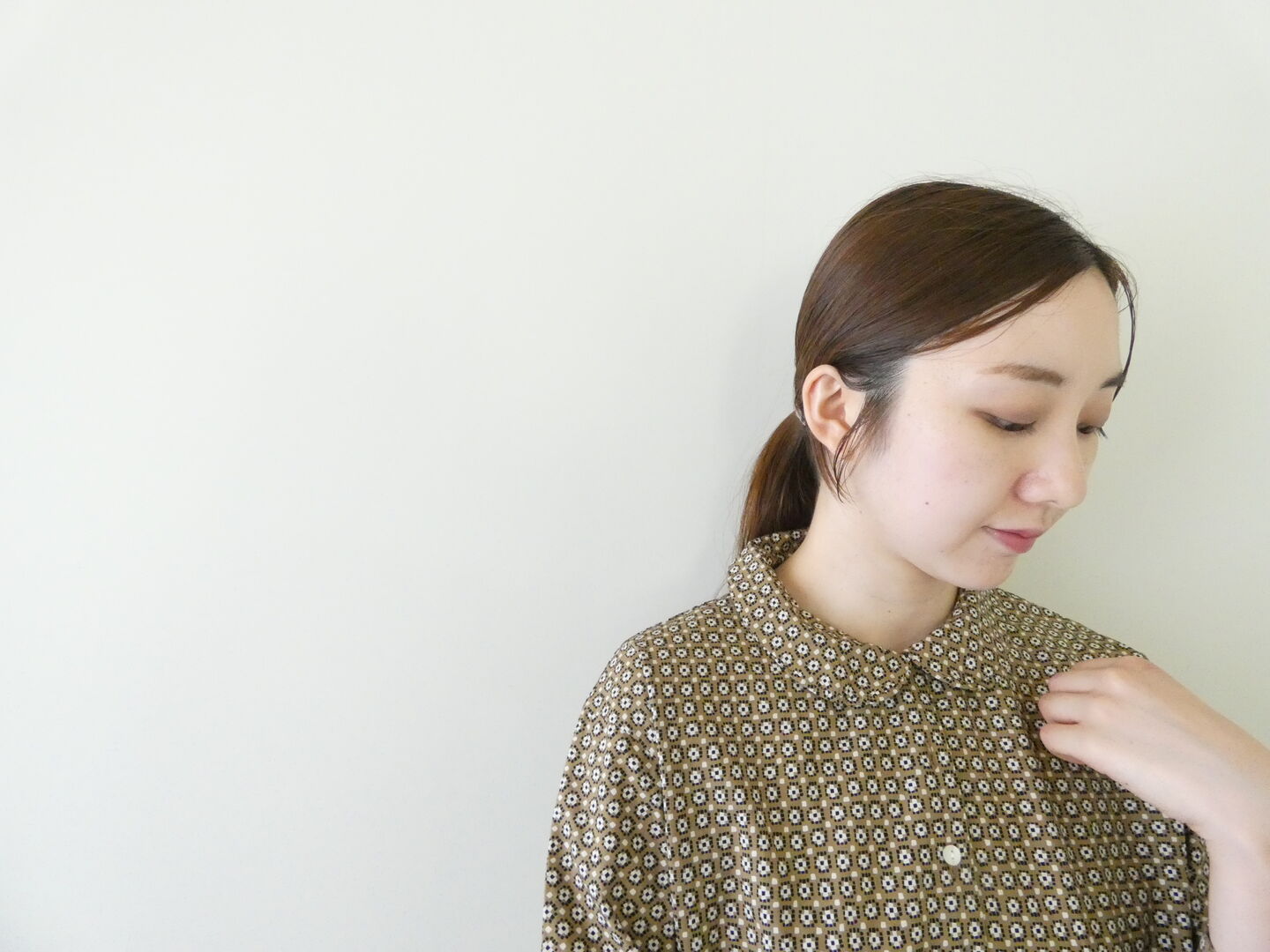 homspun(ホームスパン) 小花プリントフラットカラーブラウスの商品画像3