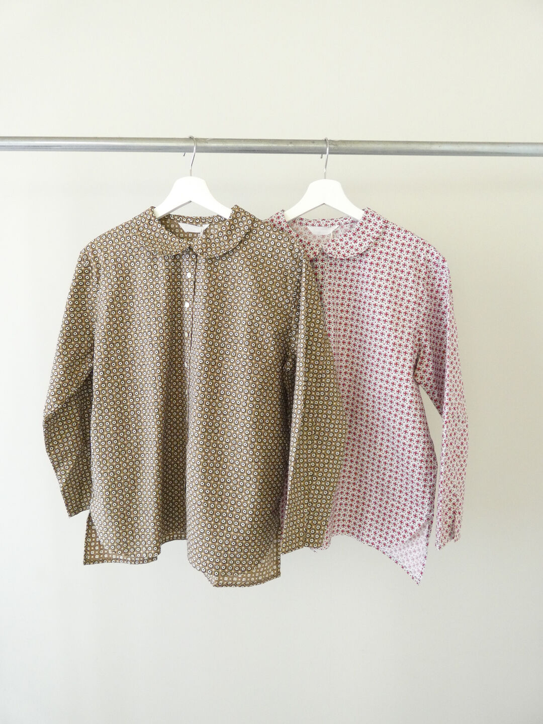 homspun(ホームスパン) 小花プリントフラットカラーブラウスの商品画像9