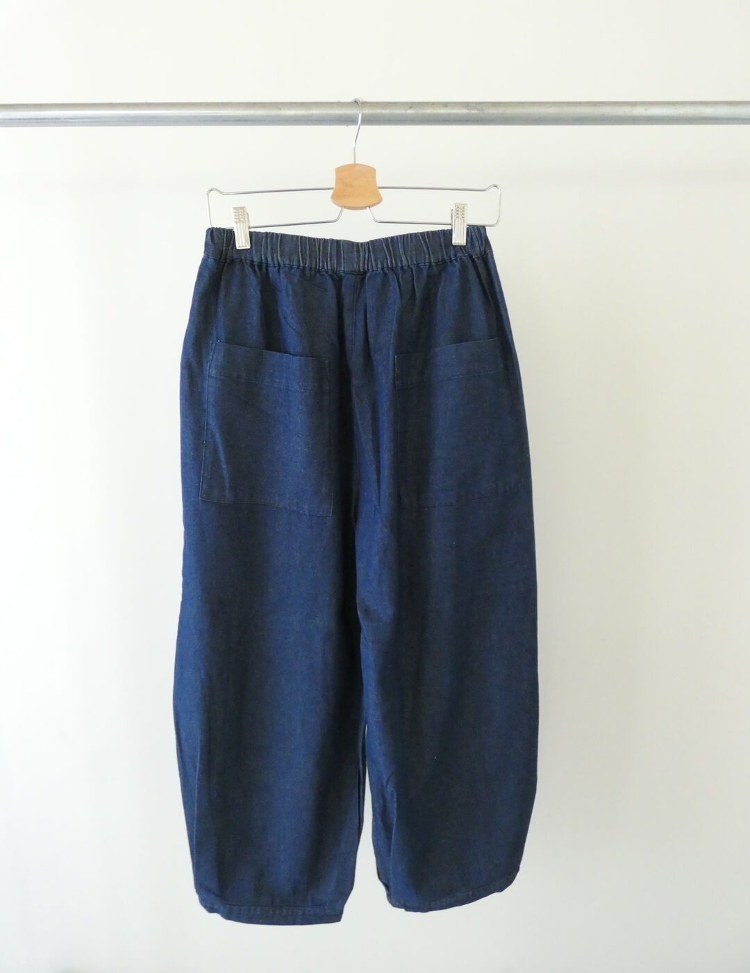 mao made(マオメイド) T/Cデニム　裾サイドタックバルーンパンツの商品画像10