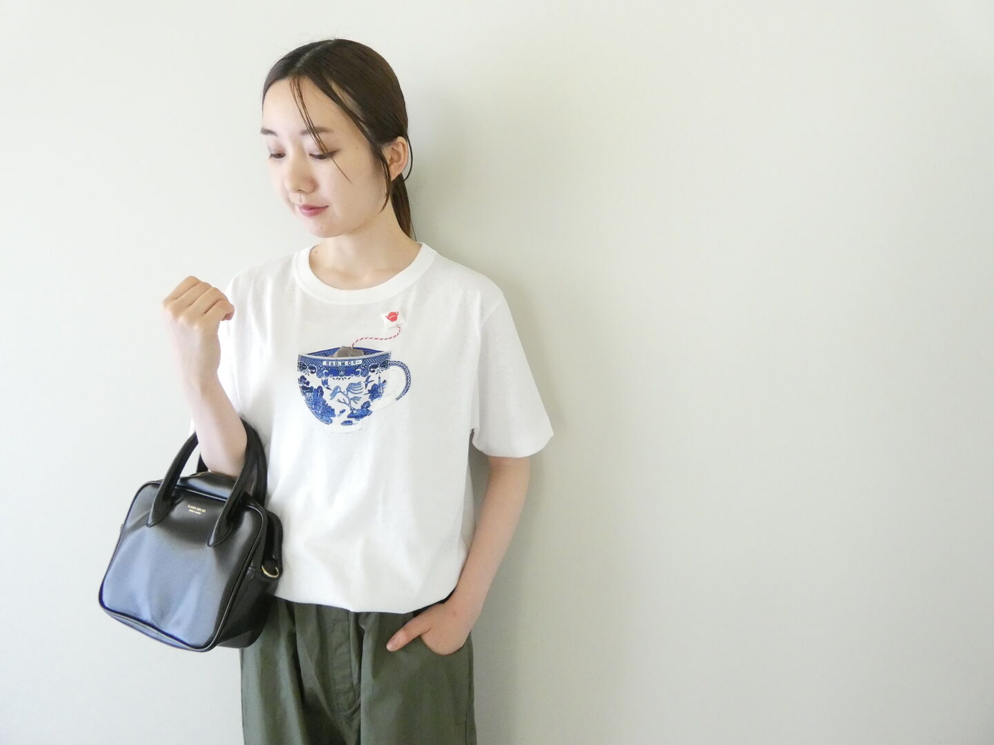 R&D.M.Co-(オールドマンズテーラー) BLUE WILLOW MILK TEA T SHIRTの商品画像1