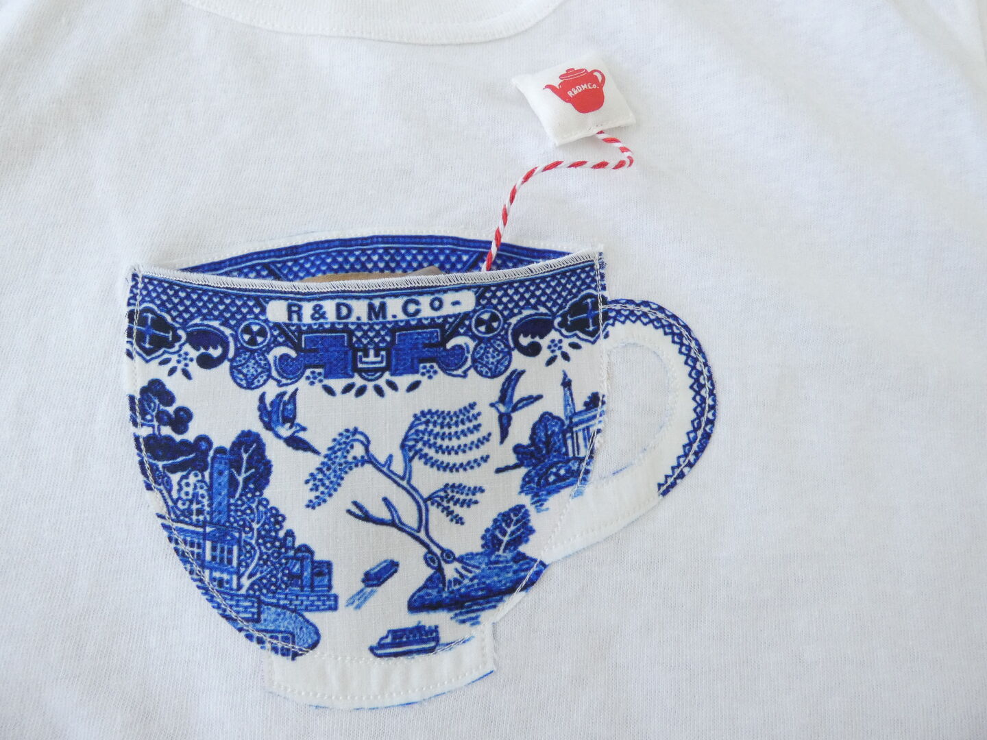 R&D.M.Co-(オールドマンズテーラー) BLUE WILLOW MILK TEA T SHIRTの商品画像46
