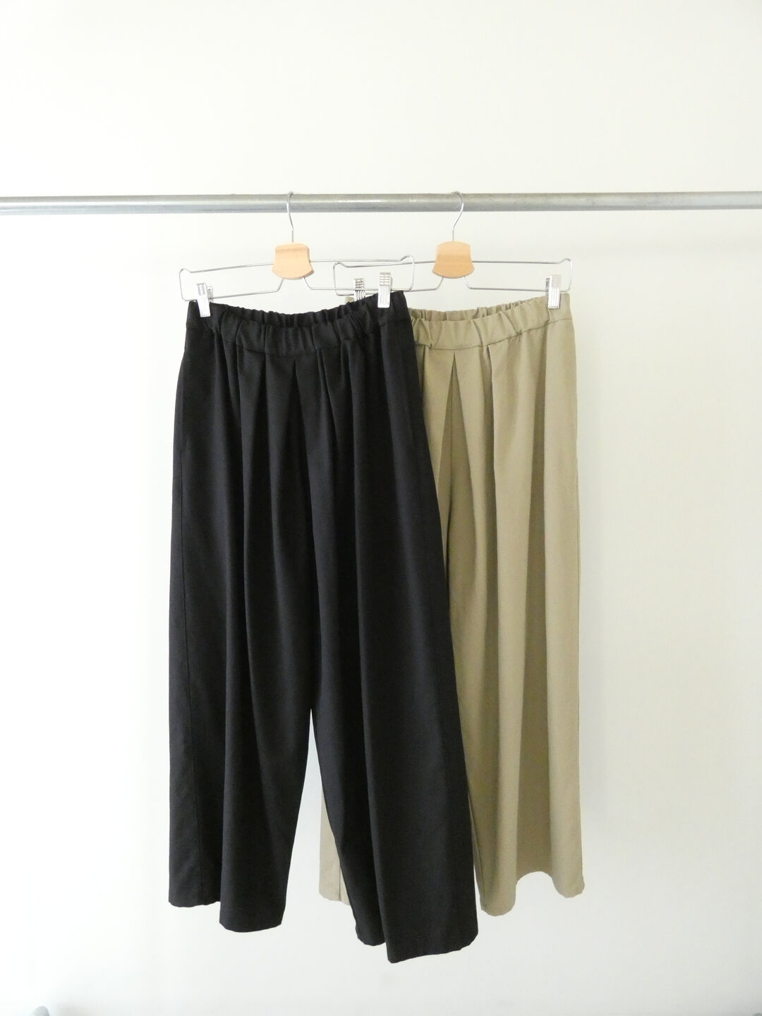 yuni(ユニ イズ ライク ア フラワー トゥー ミー) 20/2強撚コットンツイルリラックスパンツの商品画像10