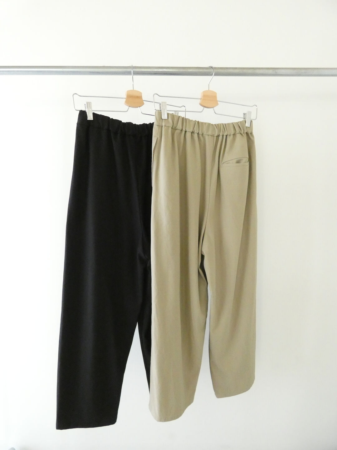 yuni(ユニ イズ ライク ア フラワー トゥー ミー) 20/2強撚コットンツイルリラックスパンツの商品画像11