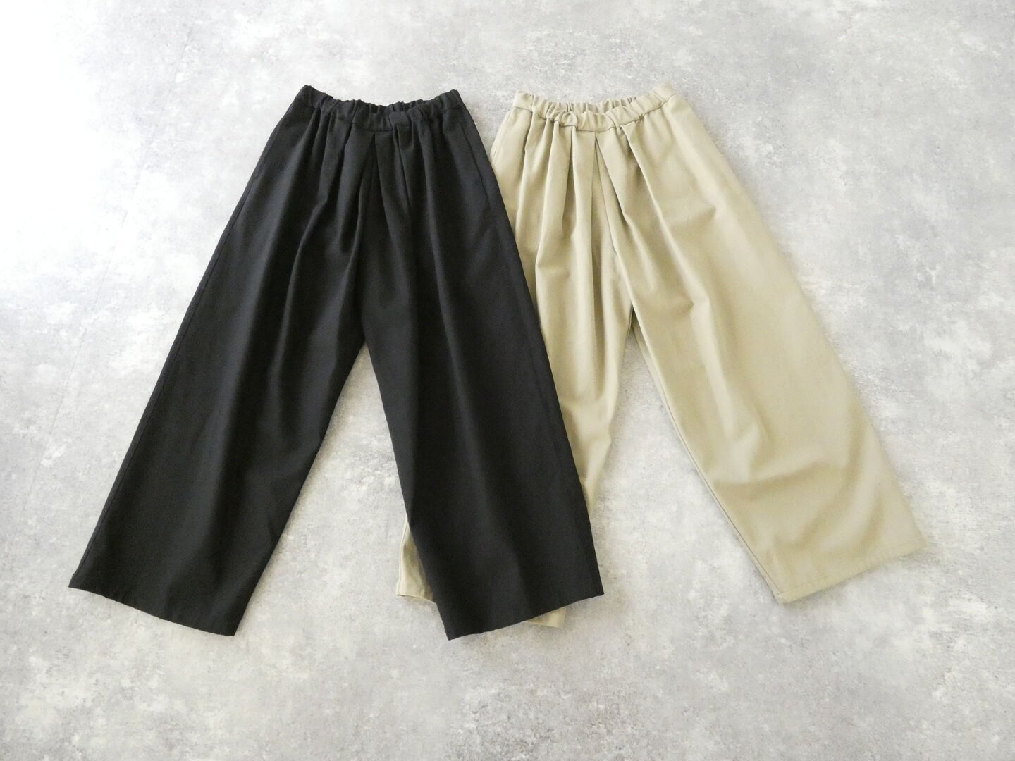 yuni(ユニ イズ ライク ア フラワー トゥー ミー) 20/2強撚コットンツイルリラックスパンツの商品画像2