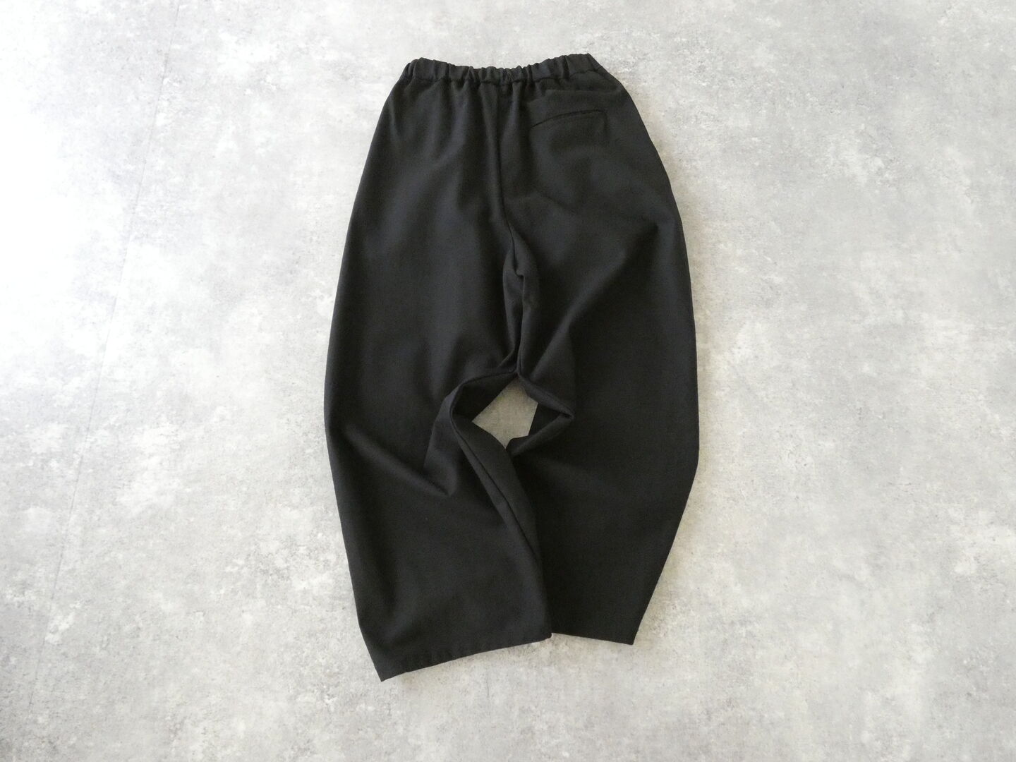 yuni(ユニ イズ ライク ア フラワー トゥー ミー) 20/2強撚コットンツイルリラックスパンツの商品画像29