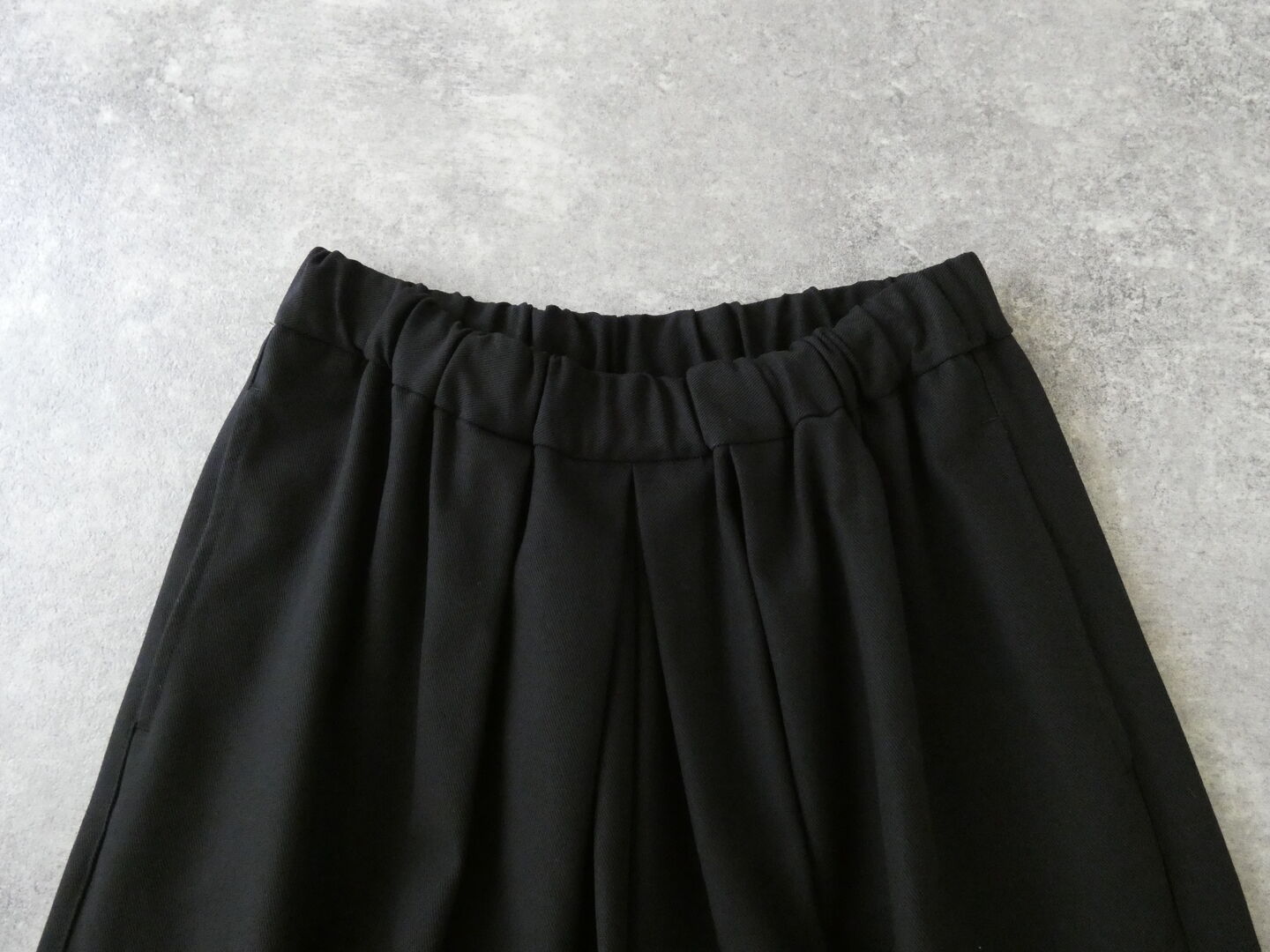 yuni(ユニ イズ ライク ア フラワー トゥー ミー) 20/2強撚コットンツイルリラックスパンツの商品画像31