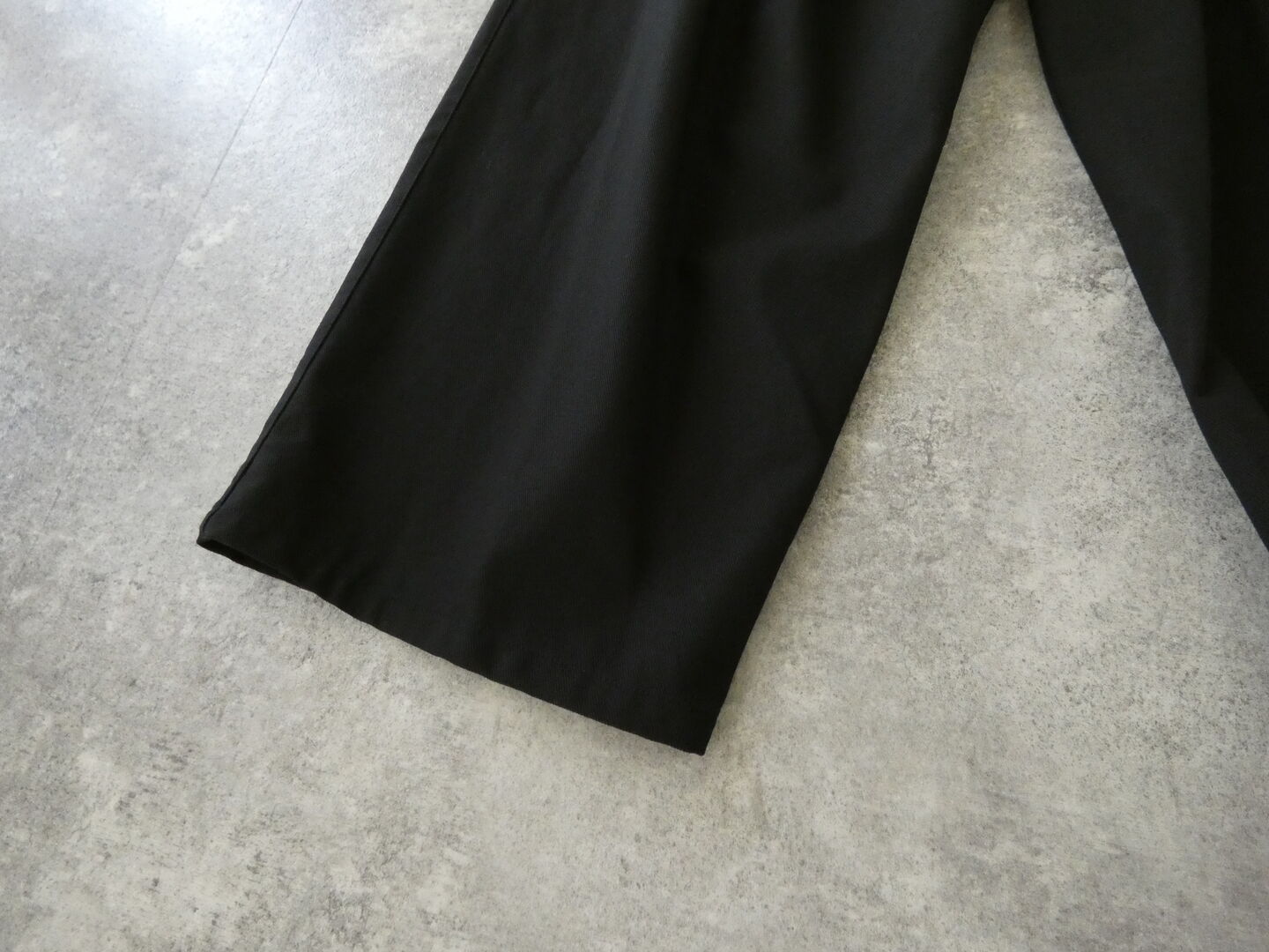 yuni(ユニ イズ ライク ア フラワー トゥー ミー) 20/2強撚コットンツイルリラックスパンツの商品画像35